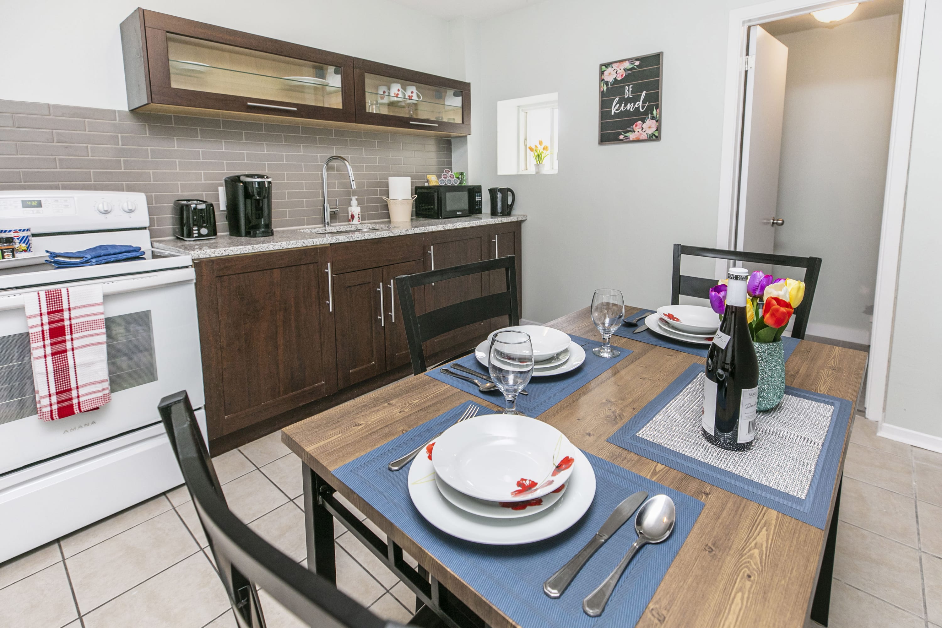 Test Pet Friendly Apartment in Downtown Ottawa | Photo 2