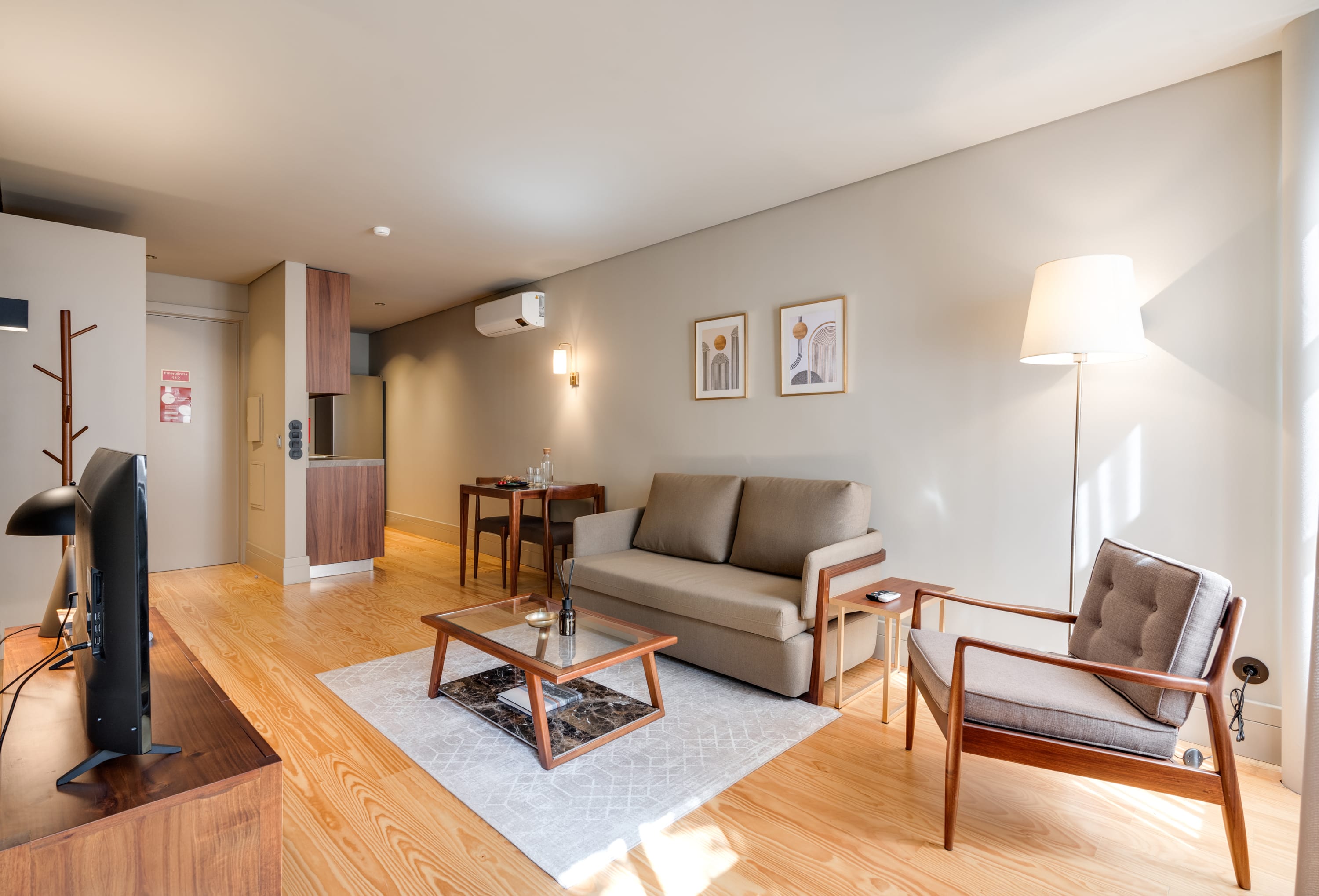 AVUS M 1BR w/ AC | Downtown | DA’Home #201 — Porto, Porto — vacation rental