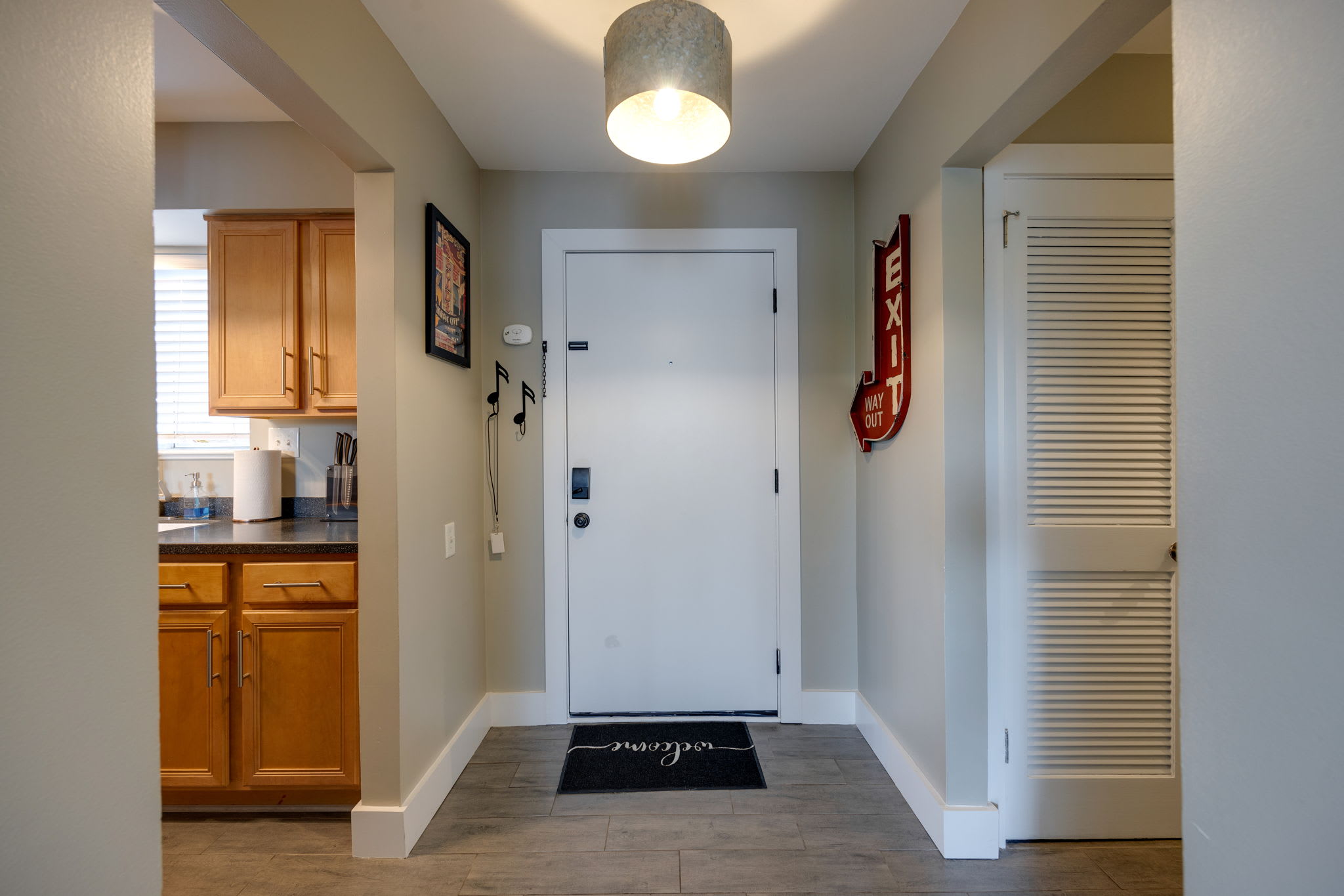 Downtown Loft w/ Pool |Near Honky Tonks-Riverfront