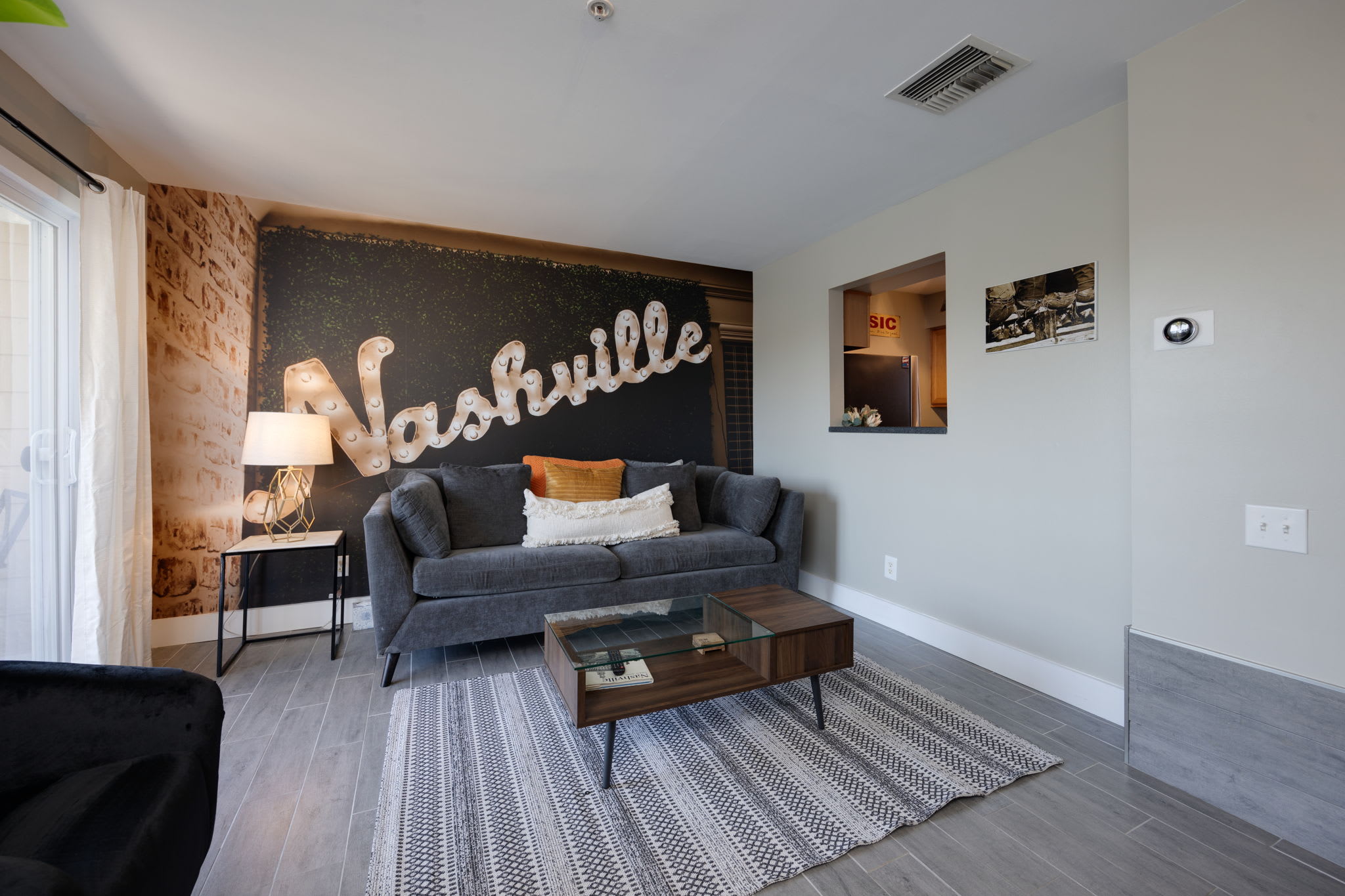 Downtown Loft w/ Pool |Near Honky Tonks-Riverfront