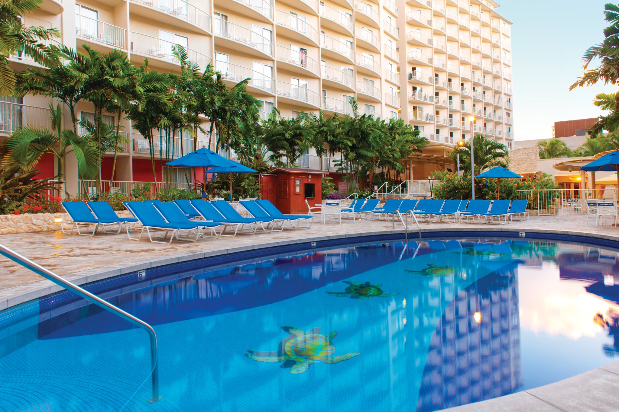 Wyndham Waikiki Beach Walk 3BR Apartment with Resort Access — Honolulu, HI — vacation rental