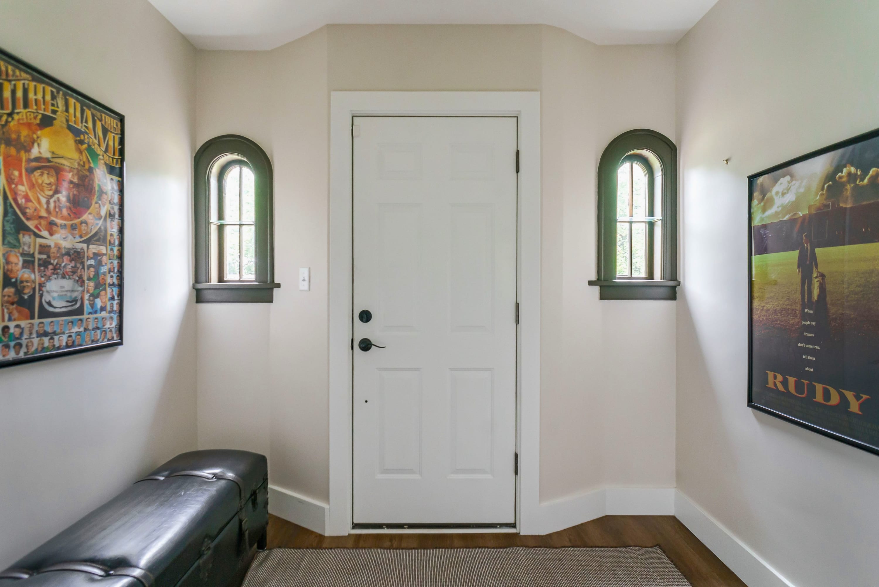 Modern home just 10 mins to Notre Dame (18384) 5