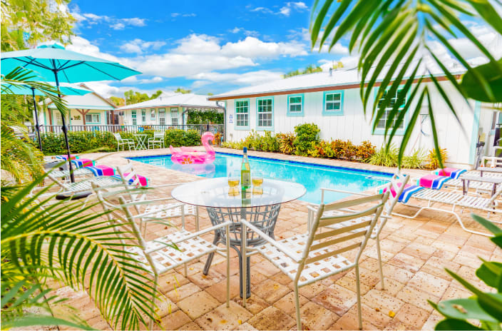 558 Sea Glass Cottage | New Pool | Mins 2 Beaches — Naples, FL — vacation rental