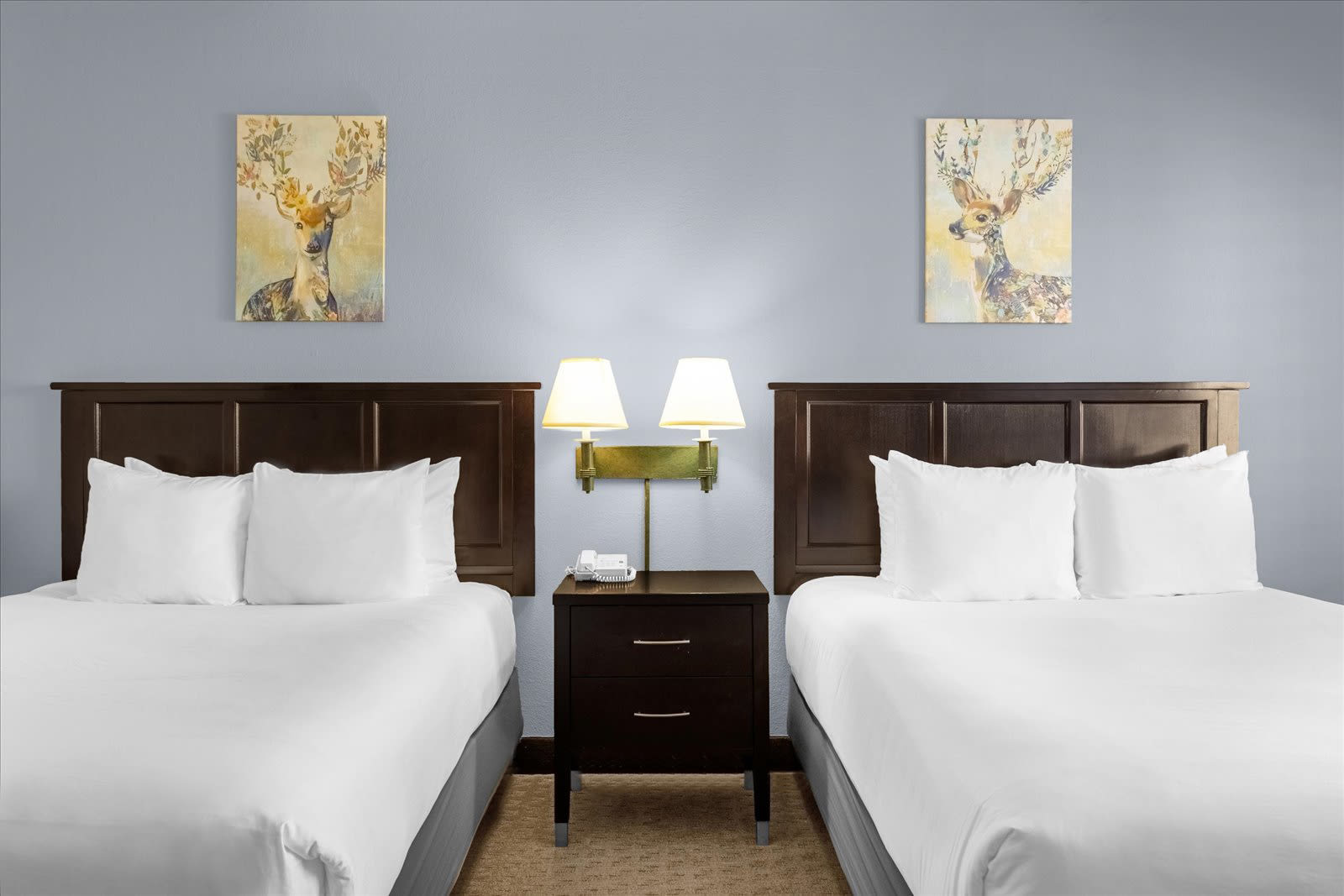 Bedroom with 2 queen beds 