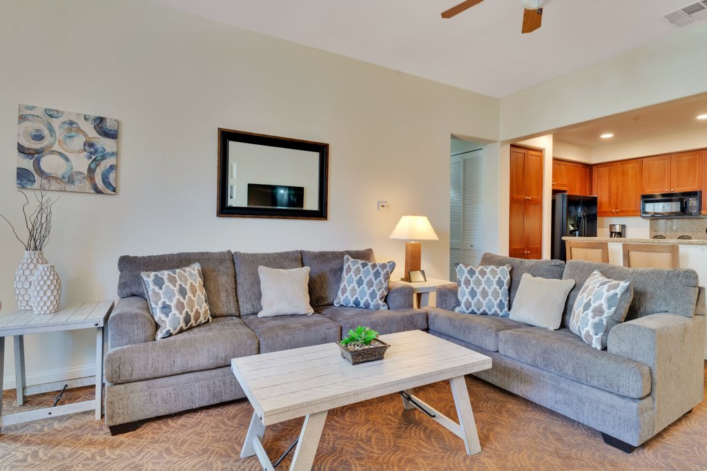 Tranquil Ground Floor Villa in Heart of LQ #A - Photo 4