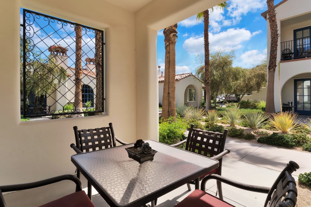 Tranquil Ground Floor Studio in Heart of LQ #B - Photo 2