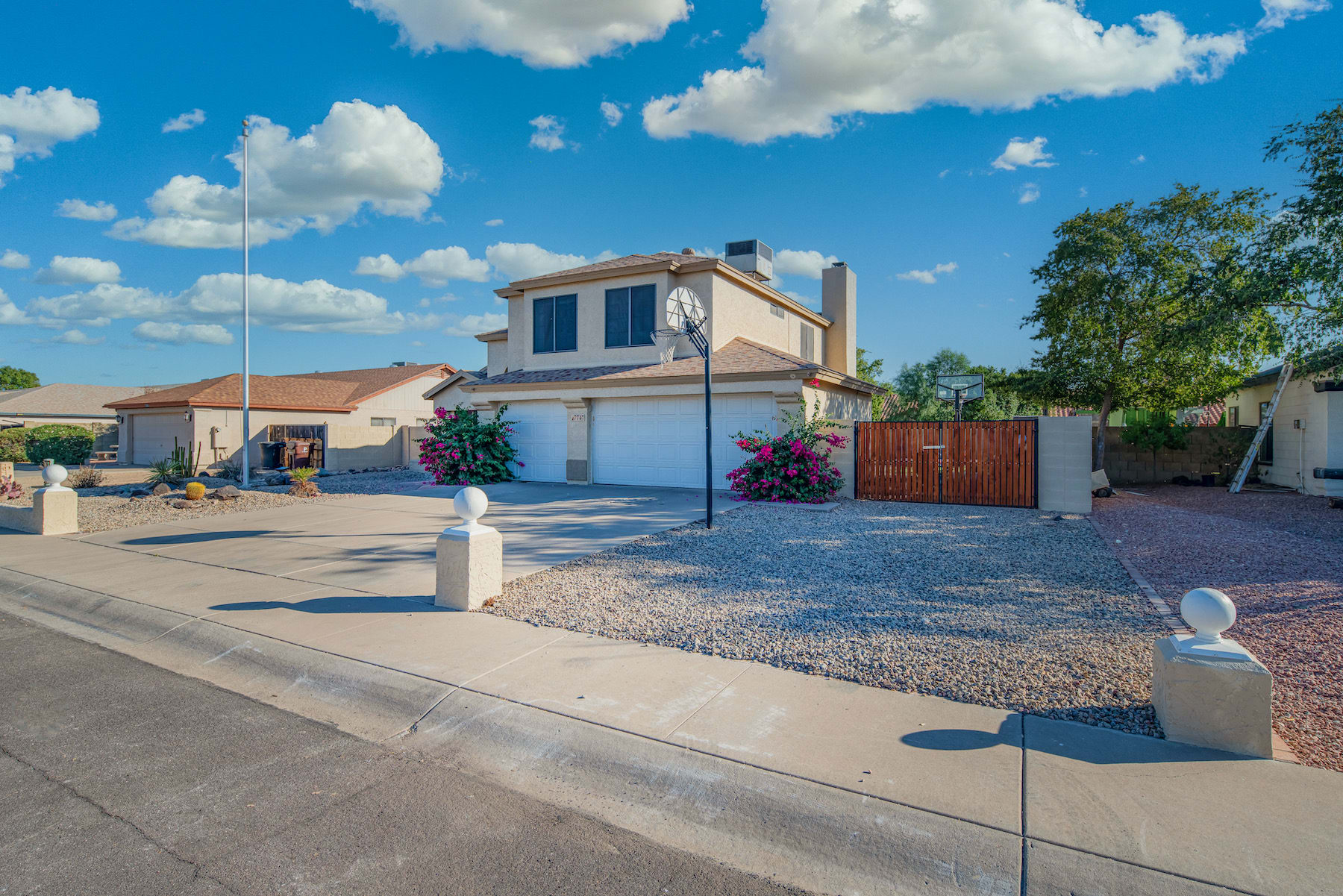 Driveway with Ample Parking!
