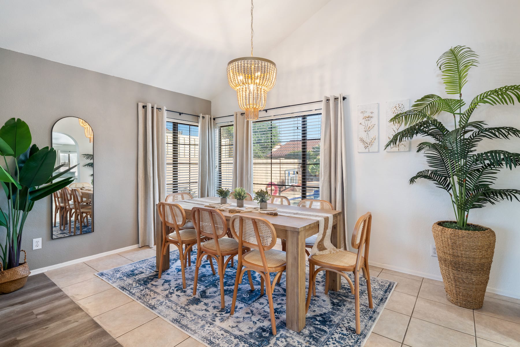 Dining Room for 8 Seats!