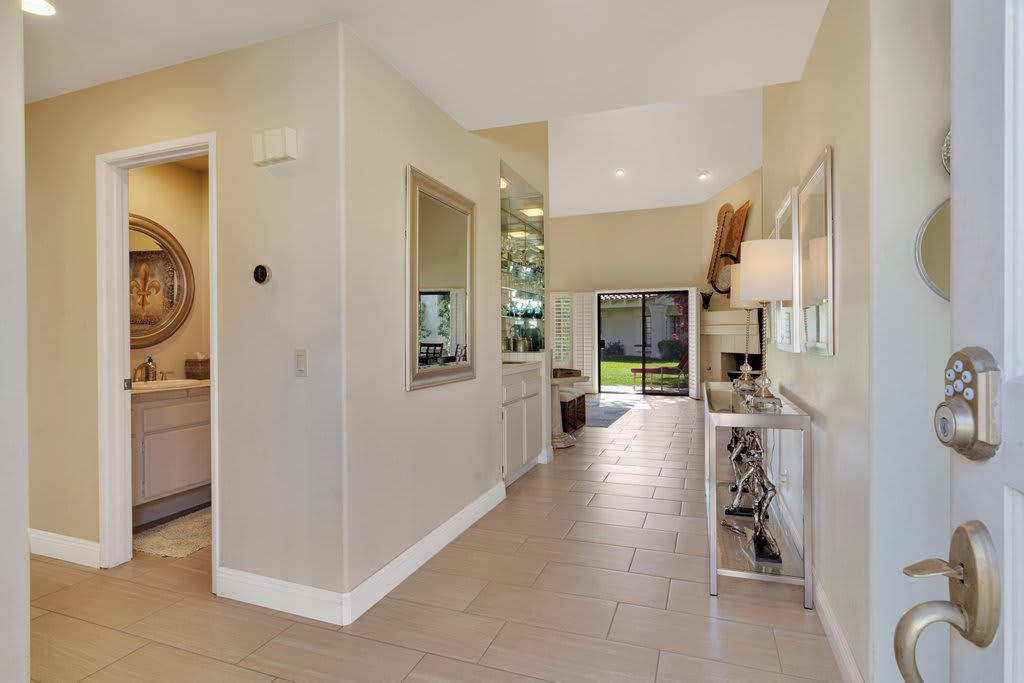 Gorgeous Villa near LQ Resort, Prime Location! - Photo 2