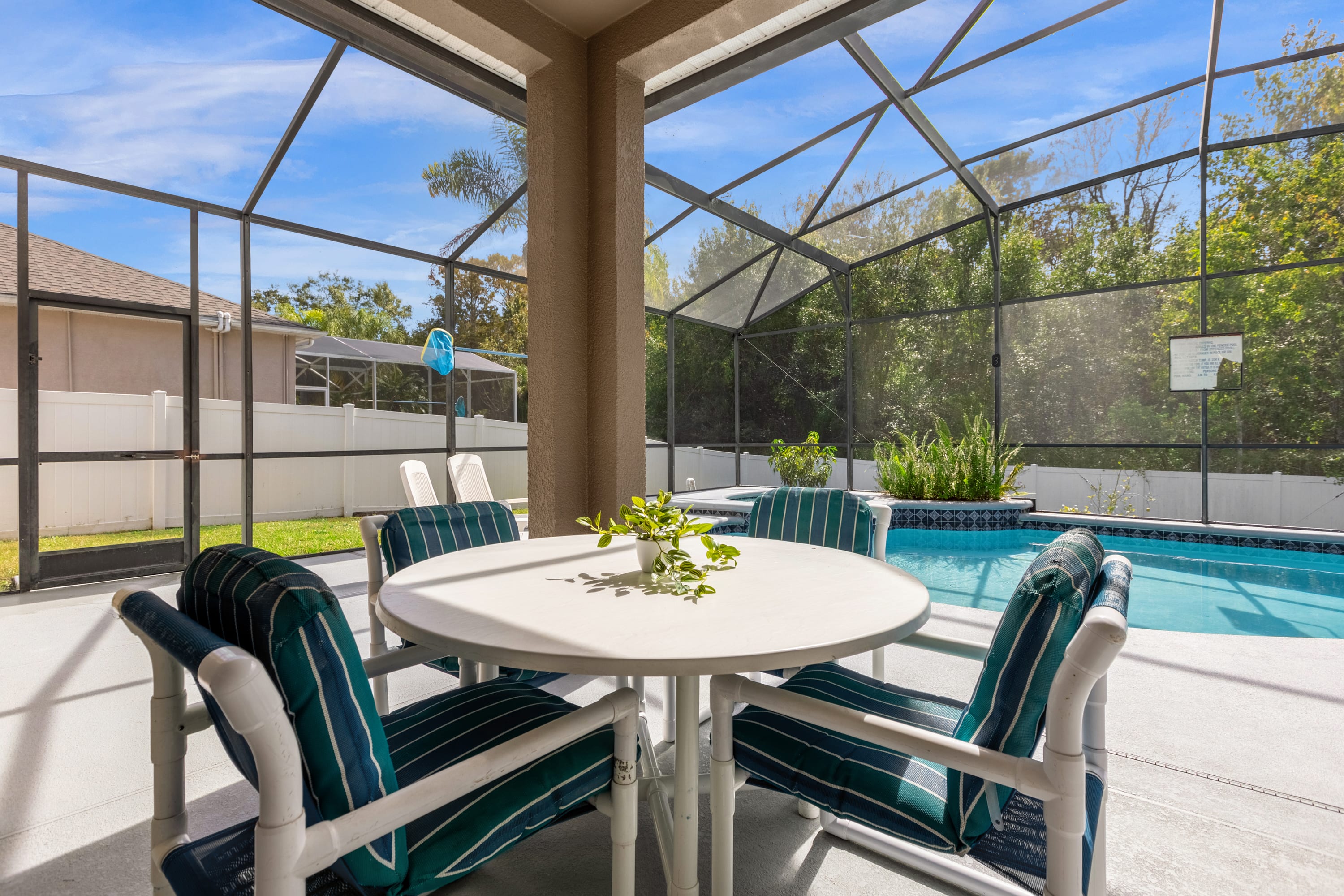 Poolside Dining Option