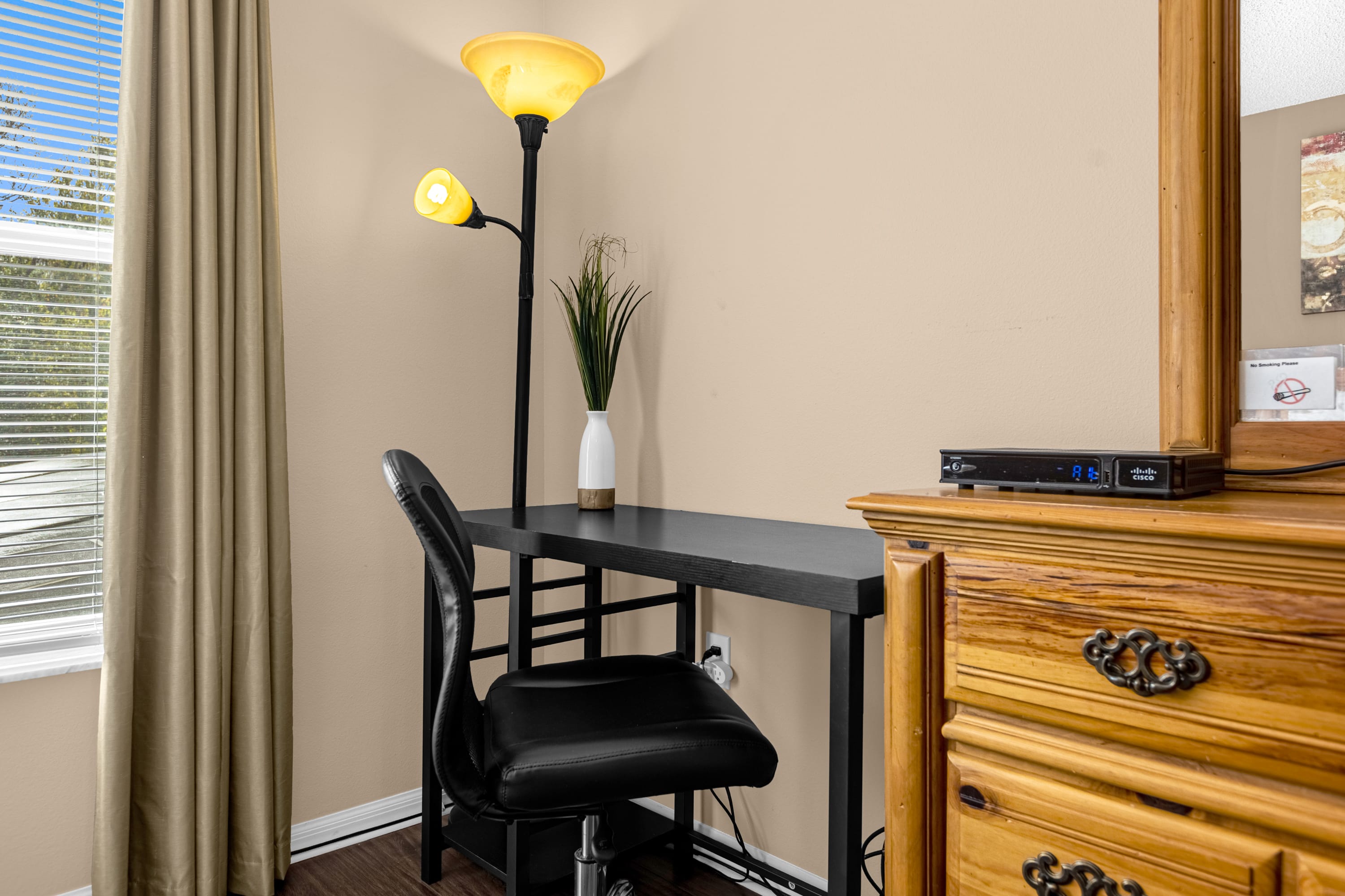 Dedicated Workstation with High Speed Wireless Internet