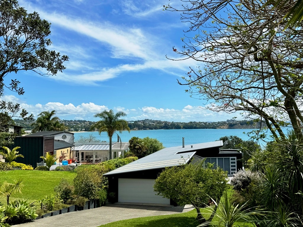 Tindalls Hideaway - 200 steps to beach
