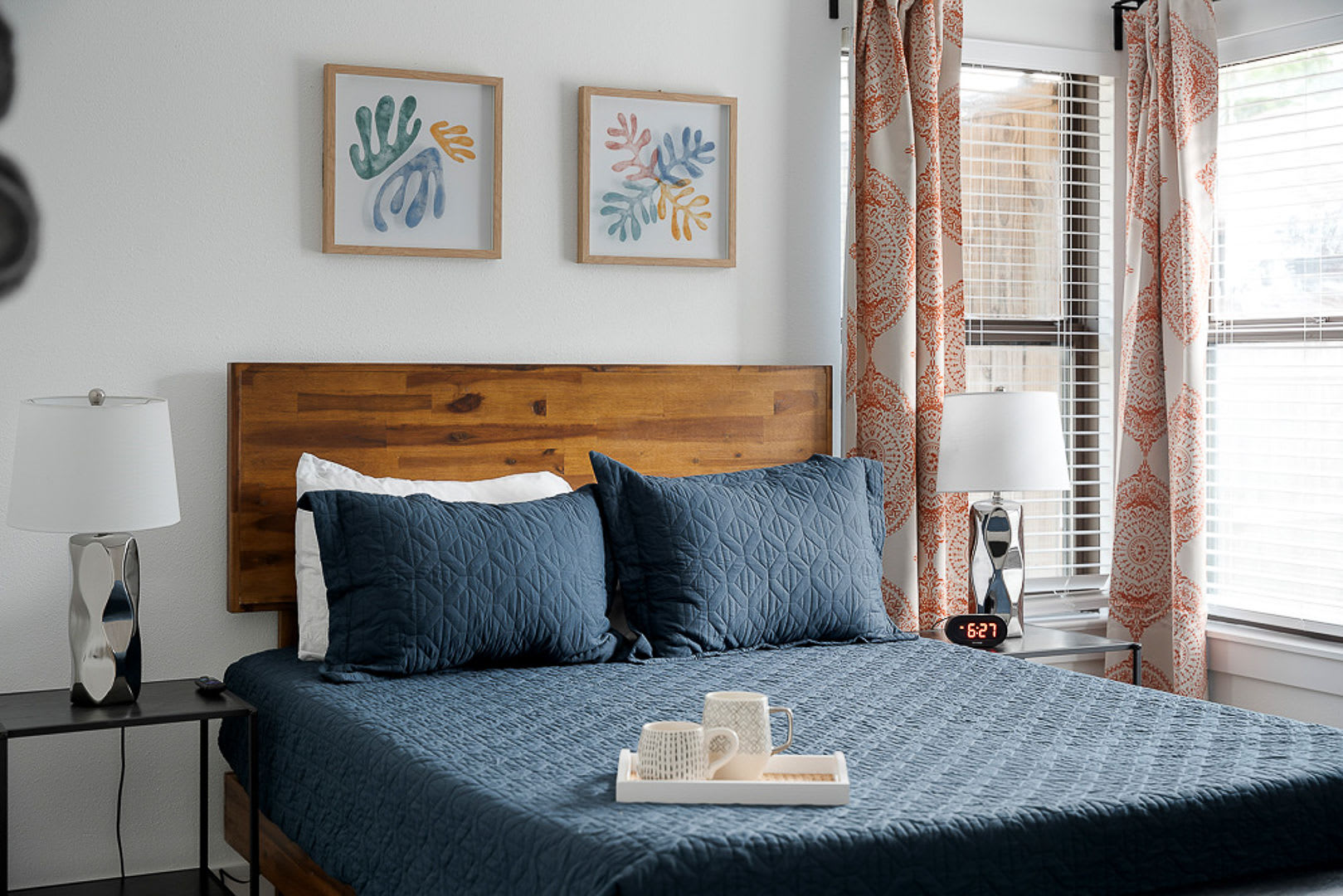 The Oak | King Bed & HUGE Backyard