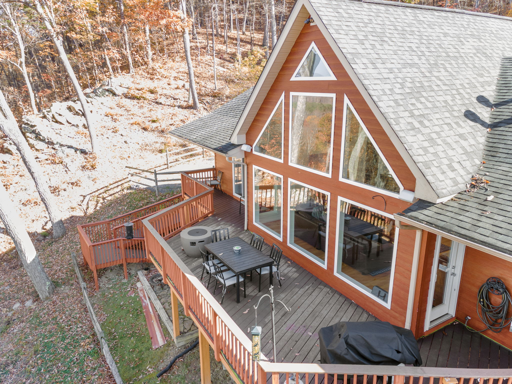 Hot tub w/ Sunset Views! Secluded mountain chalet - Picture 27