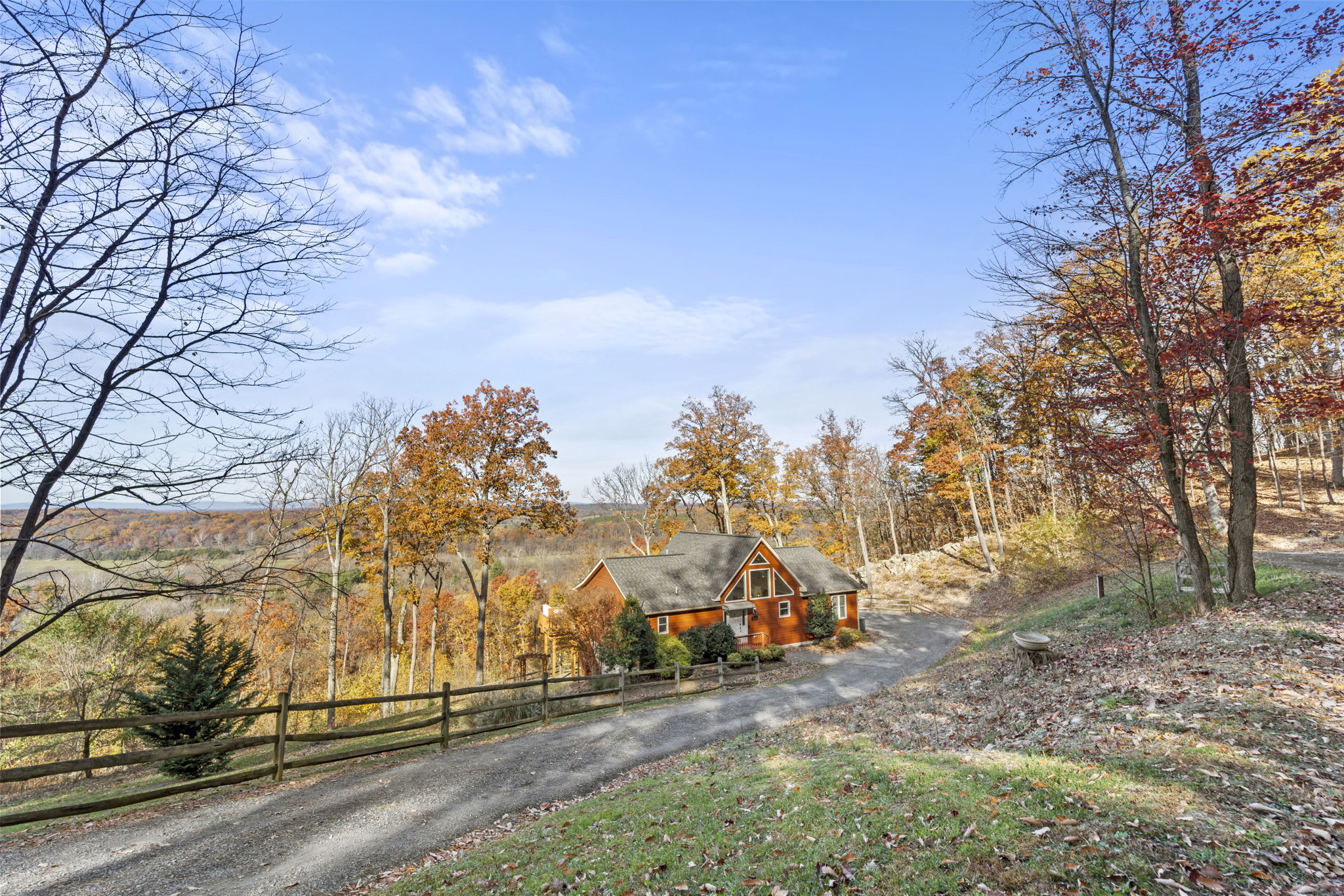 Hot tub w/ Sunset Views! Secluded mountain chalet - Picture 40