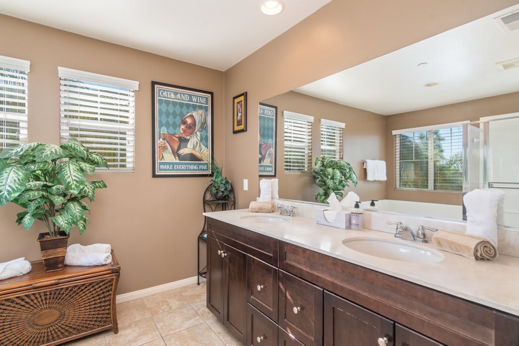 Master Ensuite bathroom