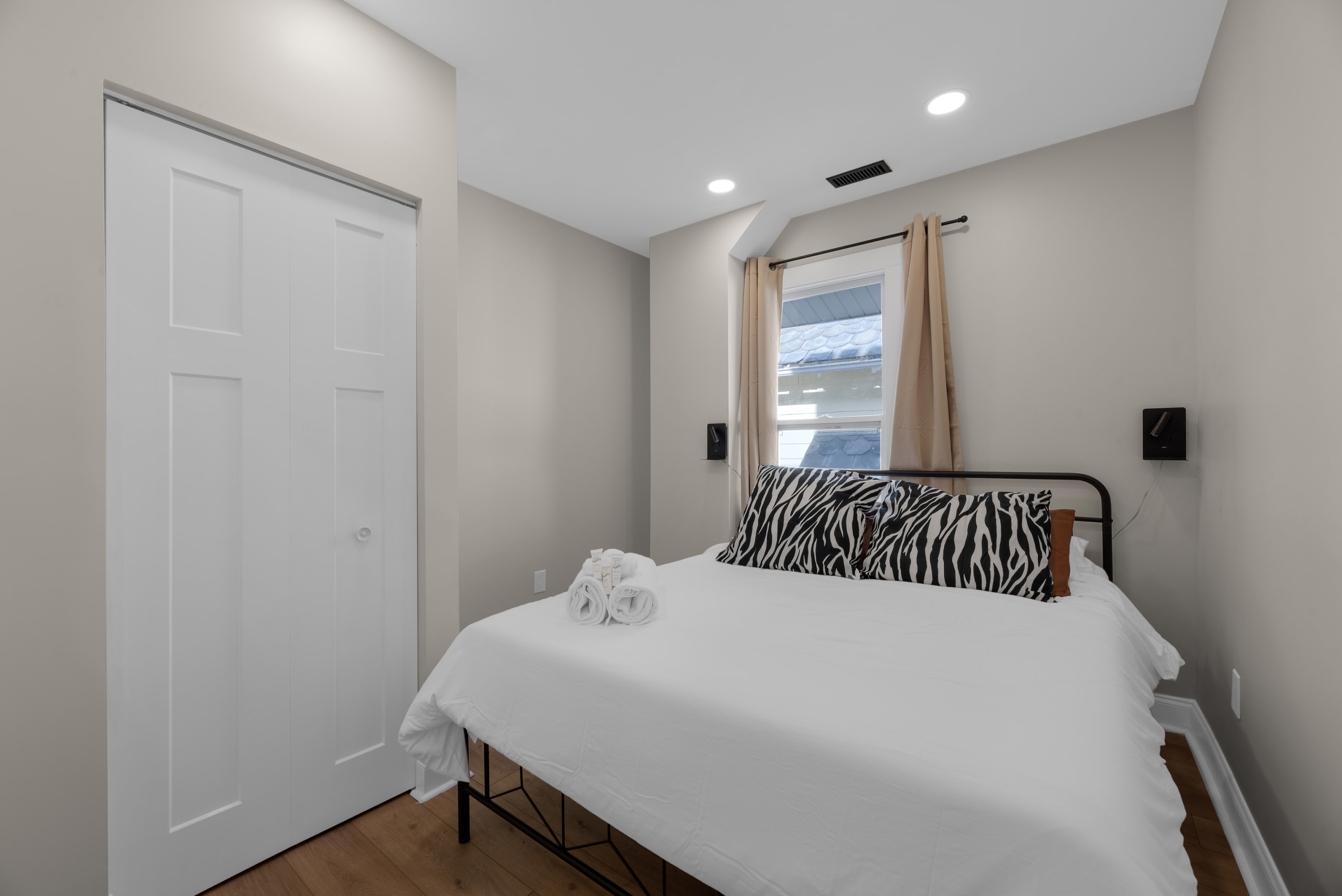 Queen Bedroom