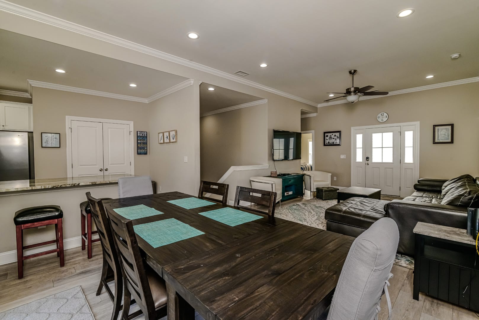Premium Home 2 Blocks to Beach w Air Hockey