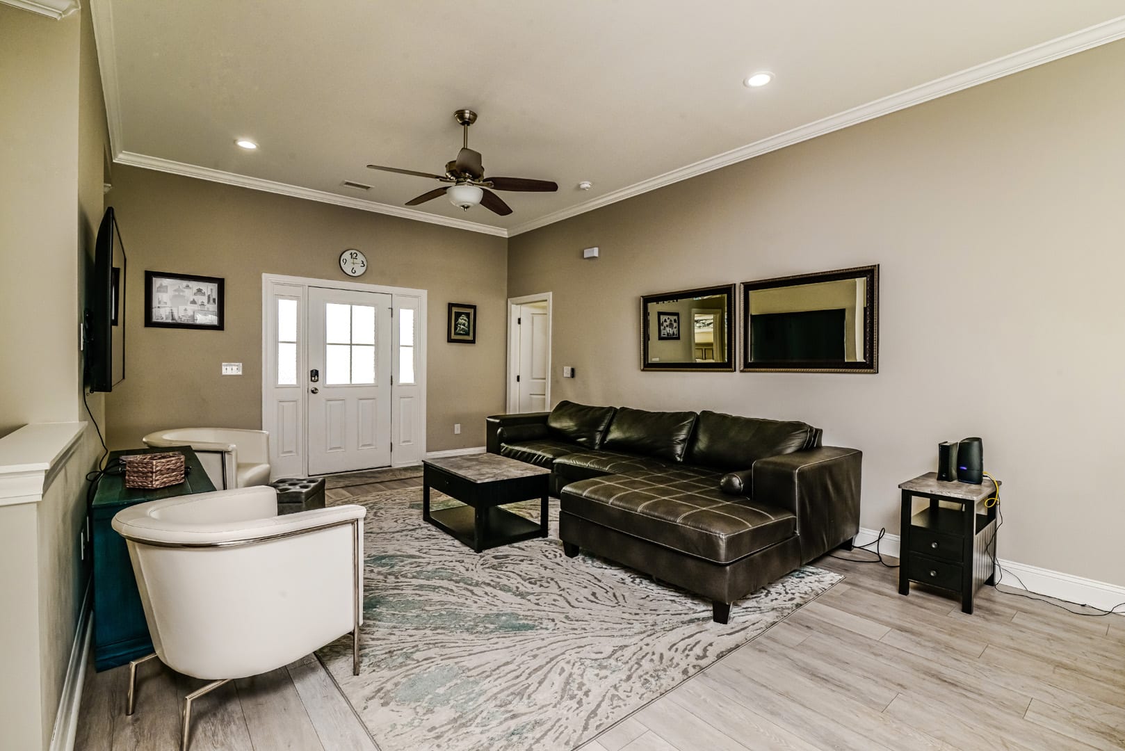 Premium Home 2 Blocks to Beach w Air Hockey