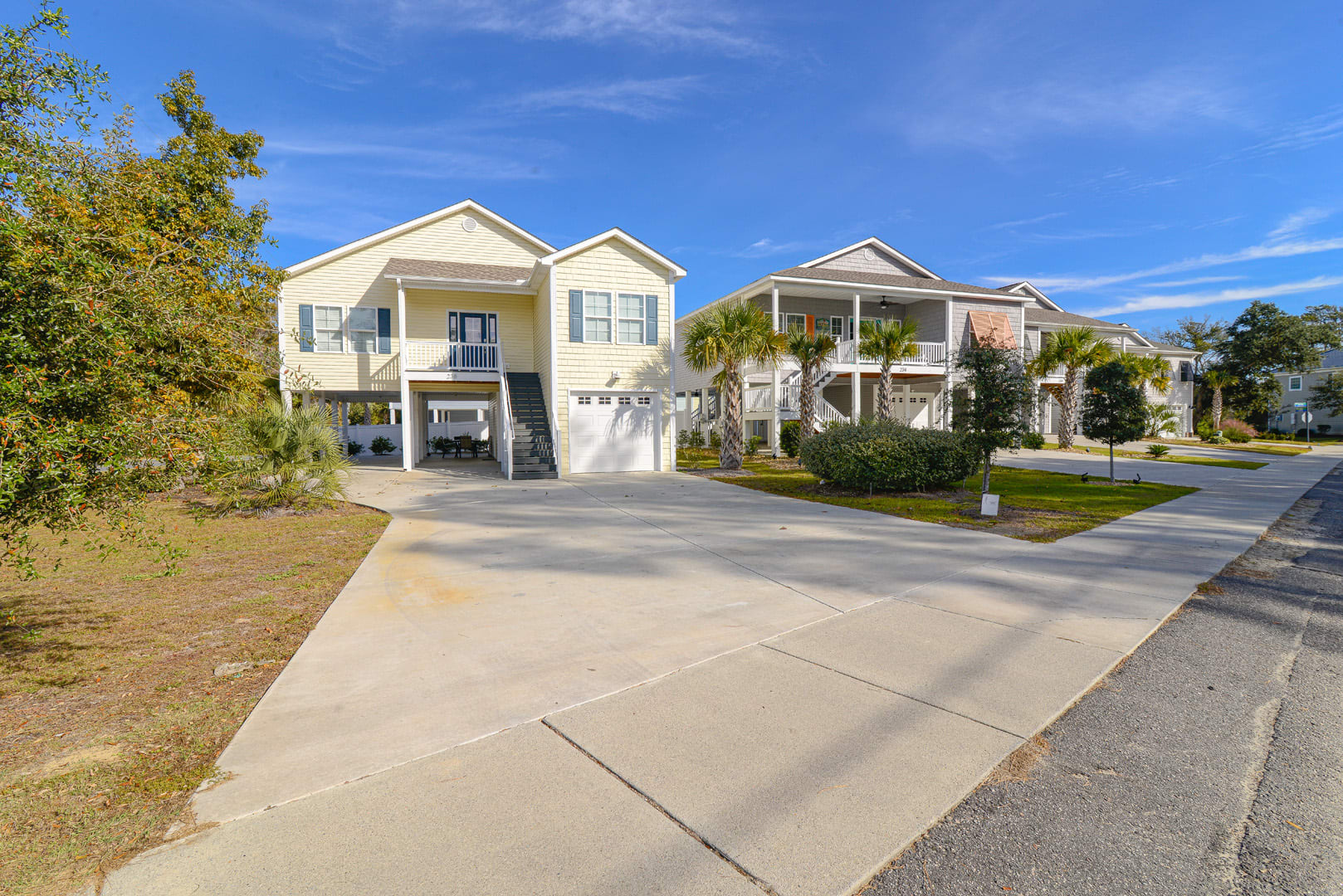 Premium Home 2 Blocks to Beach w Air Hockey