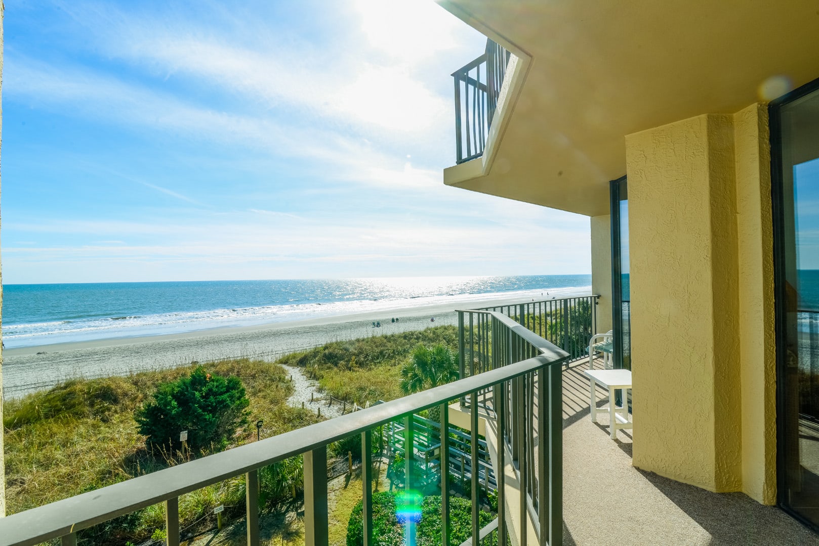 Oceanfront Dream w Huge Balcony 3 Baths and Pool