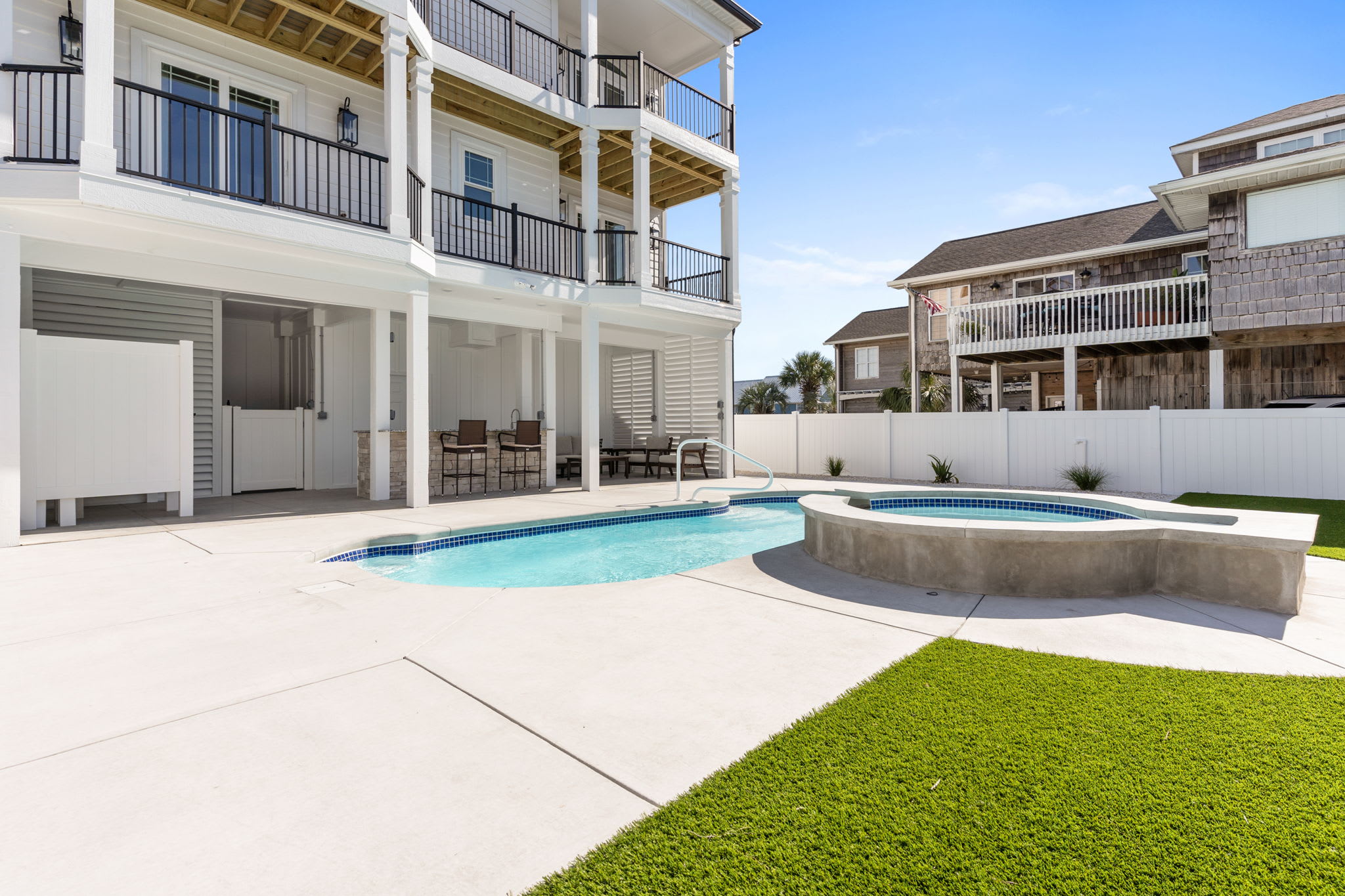 Shallotte Oasis 5 Bdrm, 5.5 Bath Home with Pool Coastaway