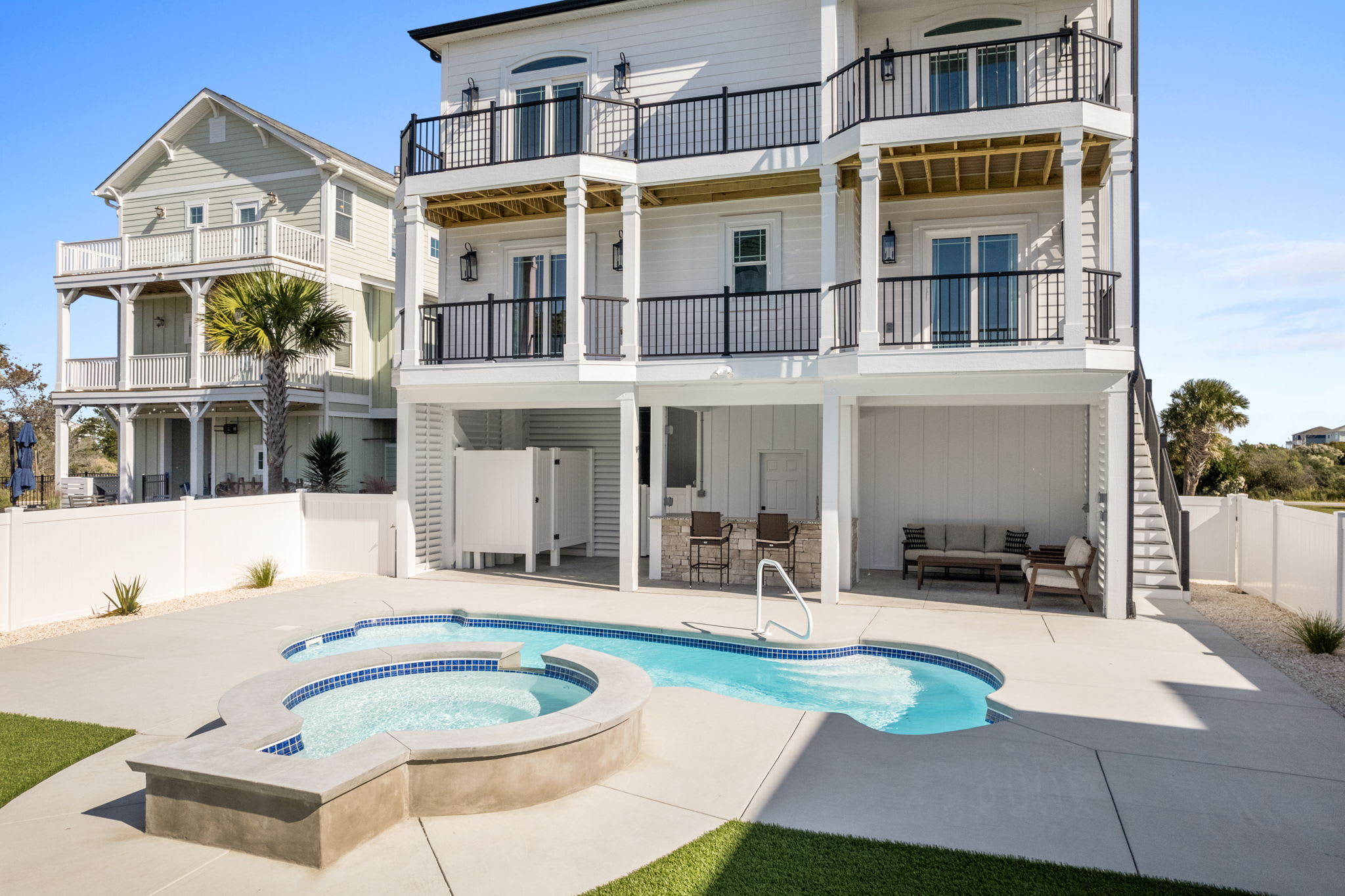 Shallotte Oasis 5 Bdrm, 5.5 Bath Home with Pool Coastaway