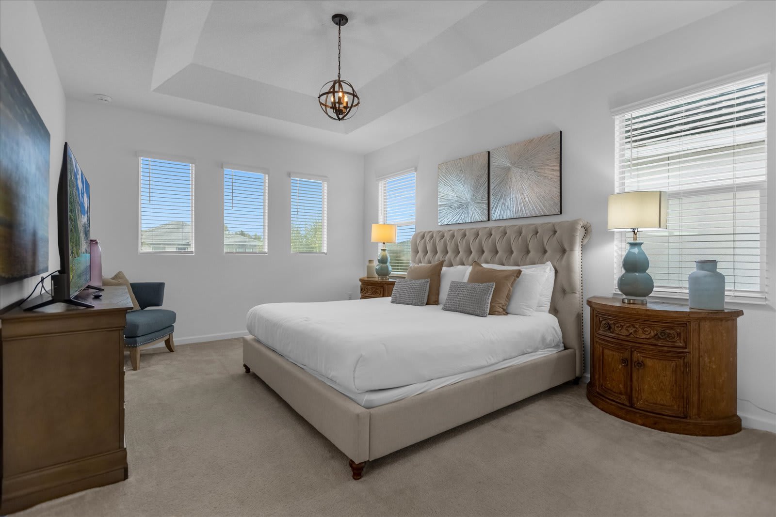 Spacious And Comfortable King Room Featuring Modern Decor