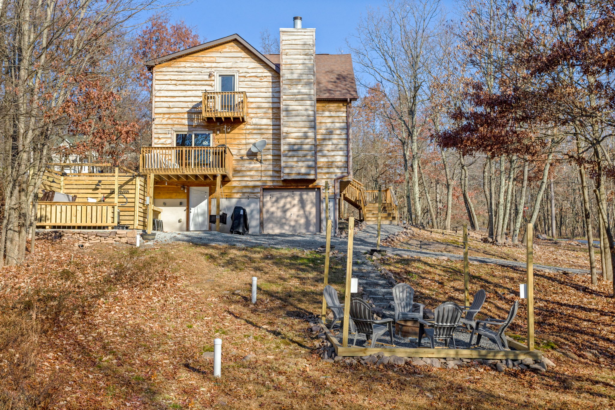 The perfect spot for stargazing and late-night conversations, with a cabin-style ambiance and open outdoor space.