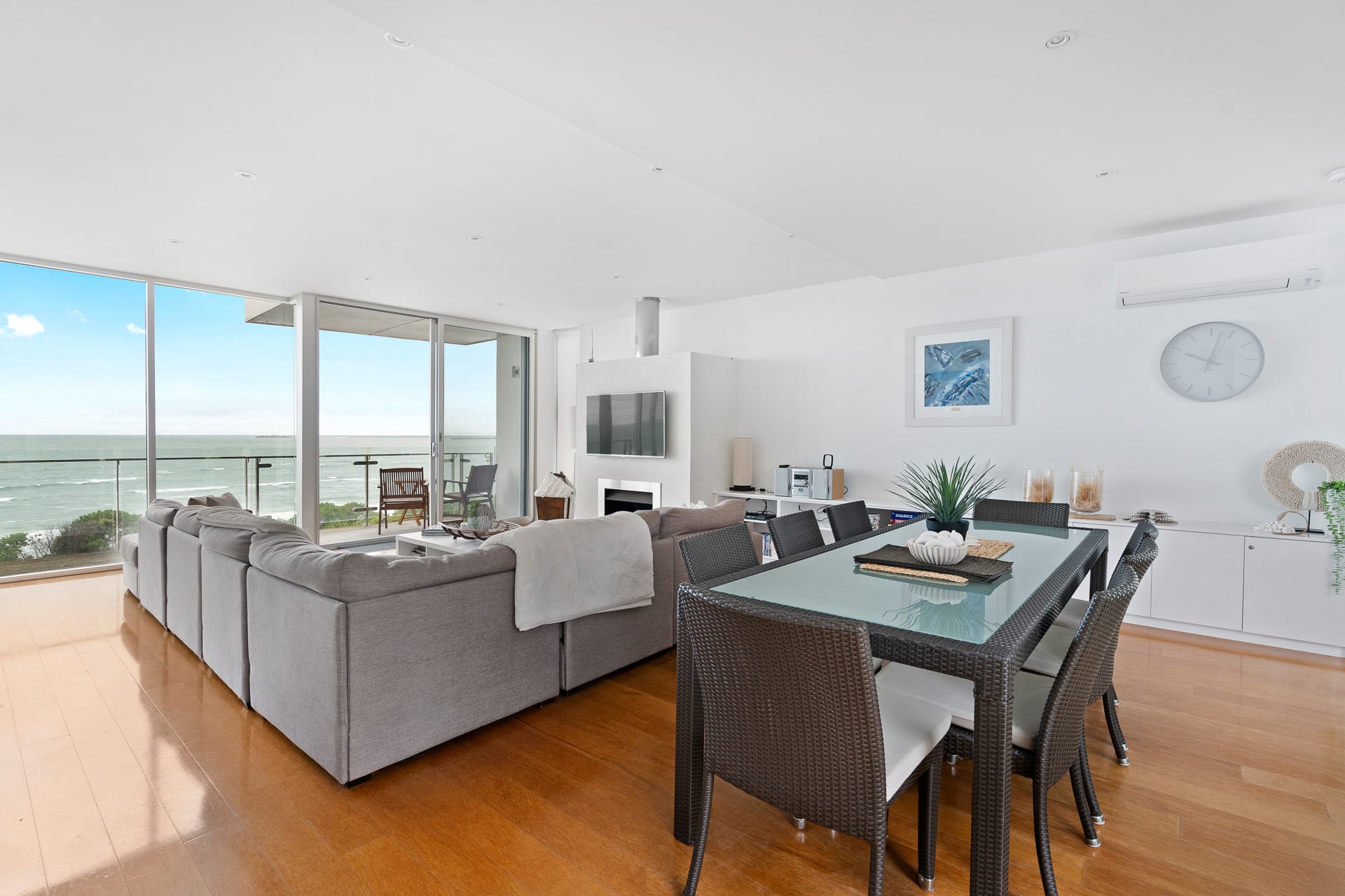 Luxury Esplanade Beach House - 2A Olivers Pde, Hayborough — Hayborough, South Australia — vacation rental