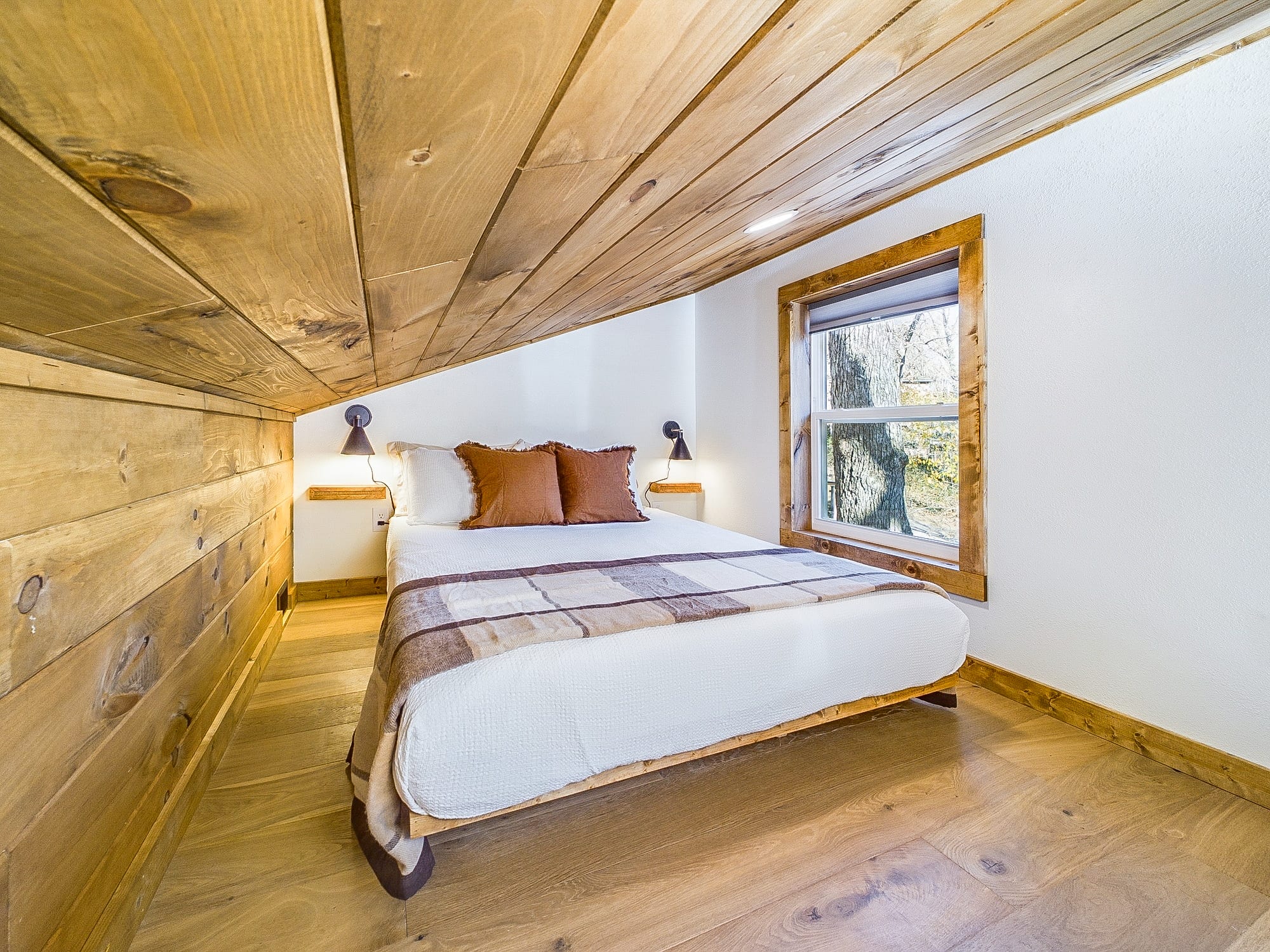 The loft roof is low- 6ft on high side, almost 4 ft on the short side.