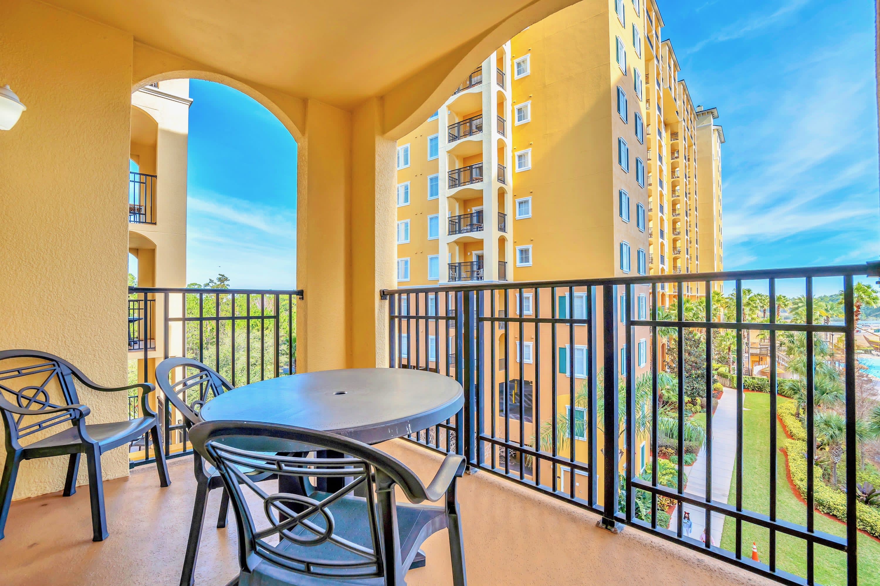 Upstay Family Friendly Getaway with Spa Pool 7