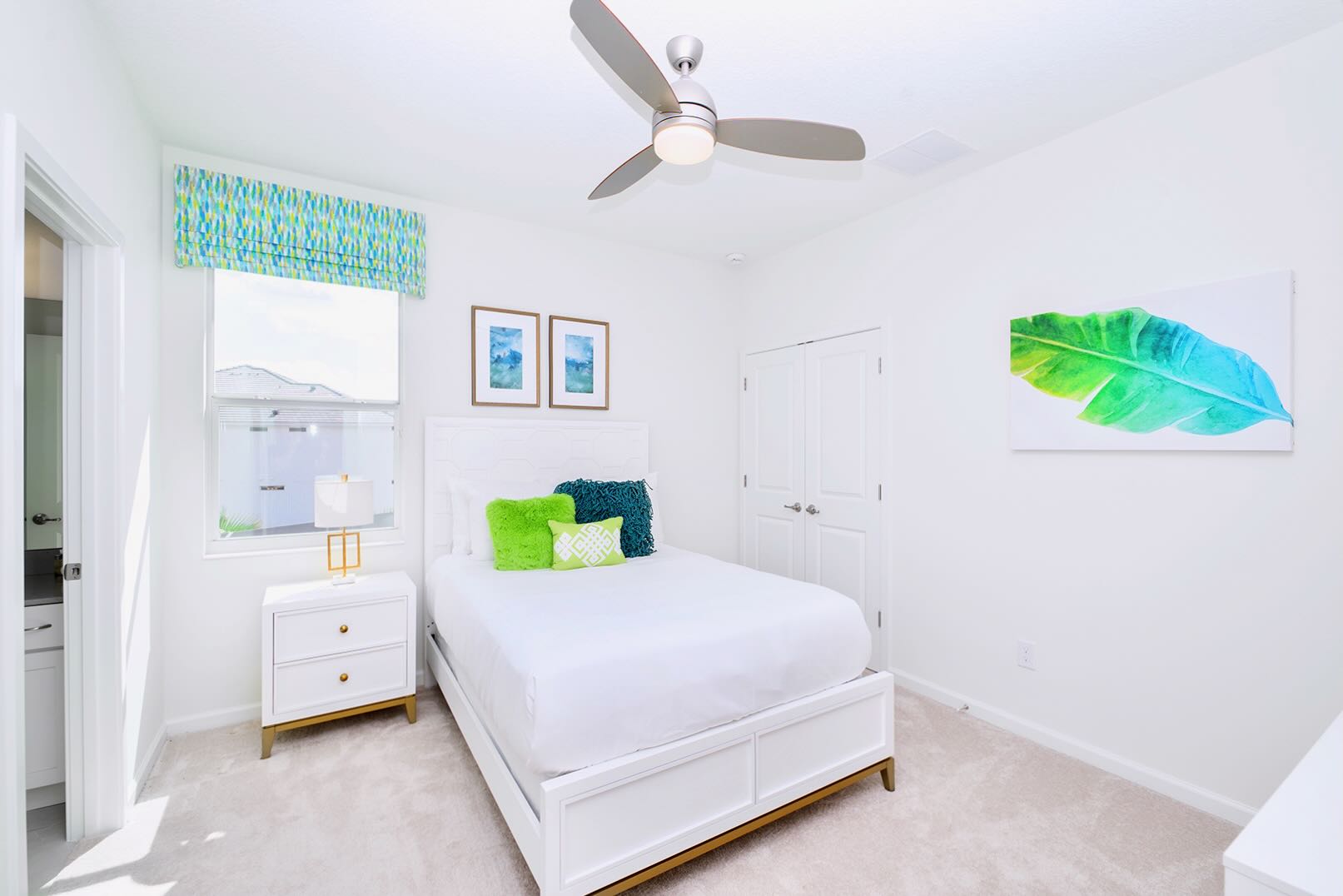 Spacious Room With A Queen Bed And A Smart TV For Relaxation And Entertainment