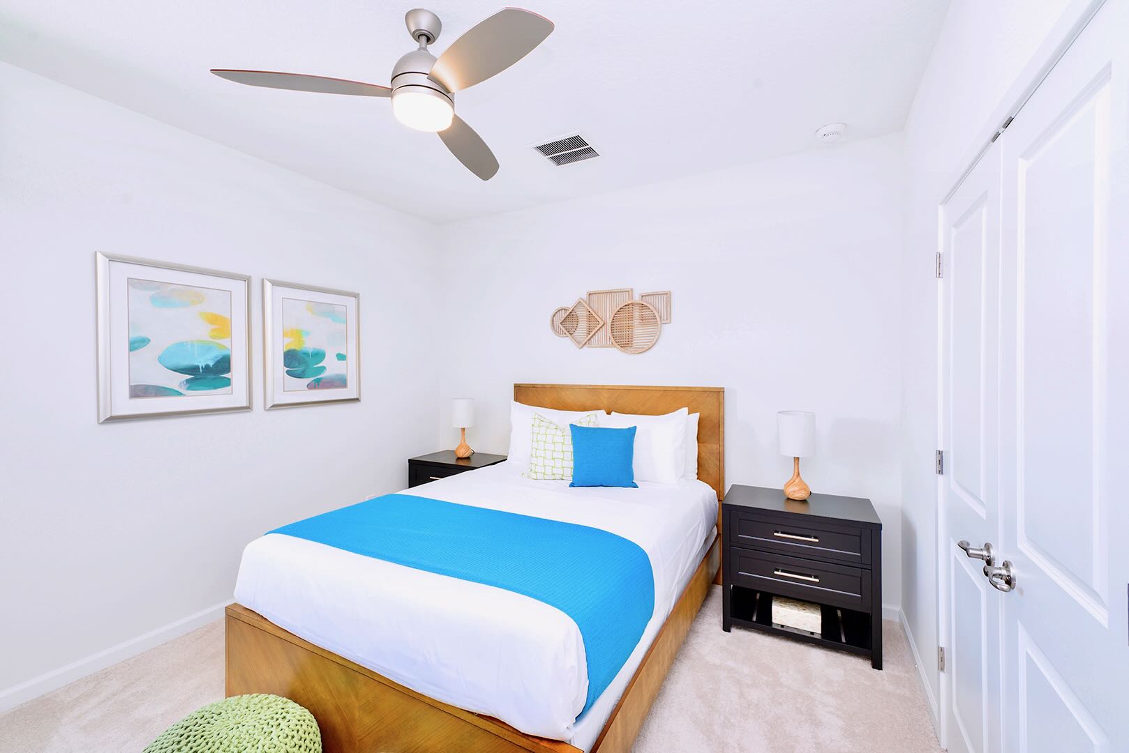 Spacious Room With A Queen Bed And A Smart TV For Relaxation And Entertainment