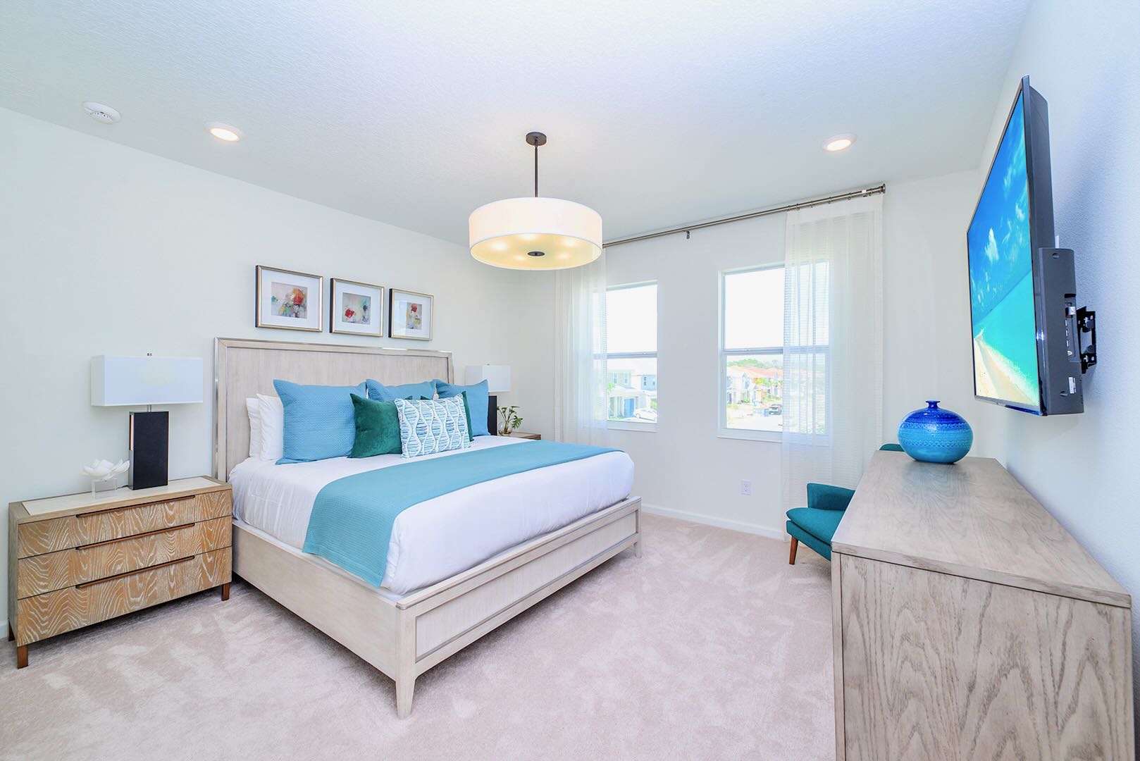 Upstay Mansion w Cinema Games Pool Sleeps 26 4