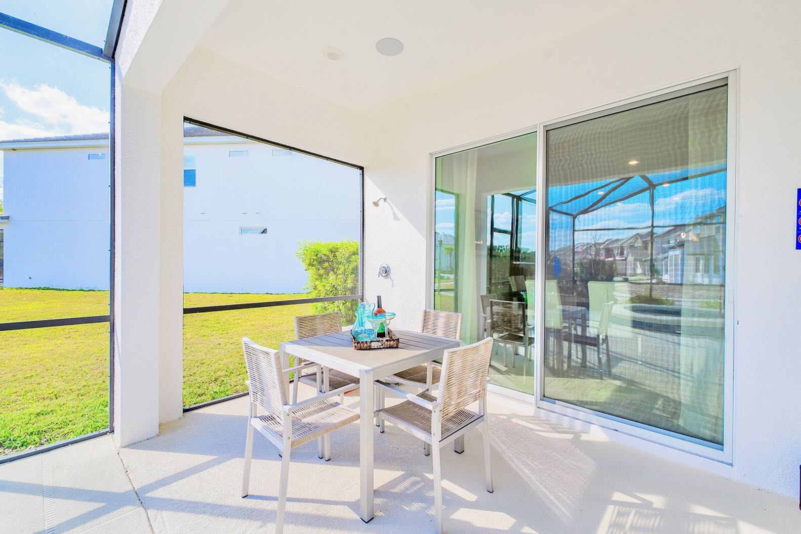 Covered Poolside Dining Area