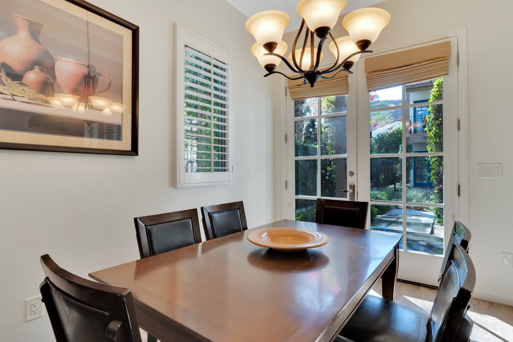 Prime Location Main Pool, Ground Floor 2BR Villa - Photo 4