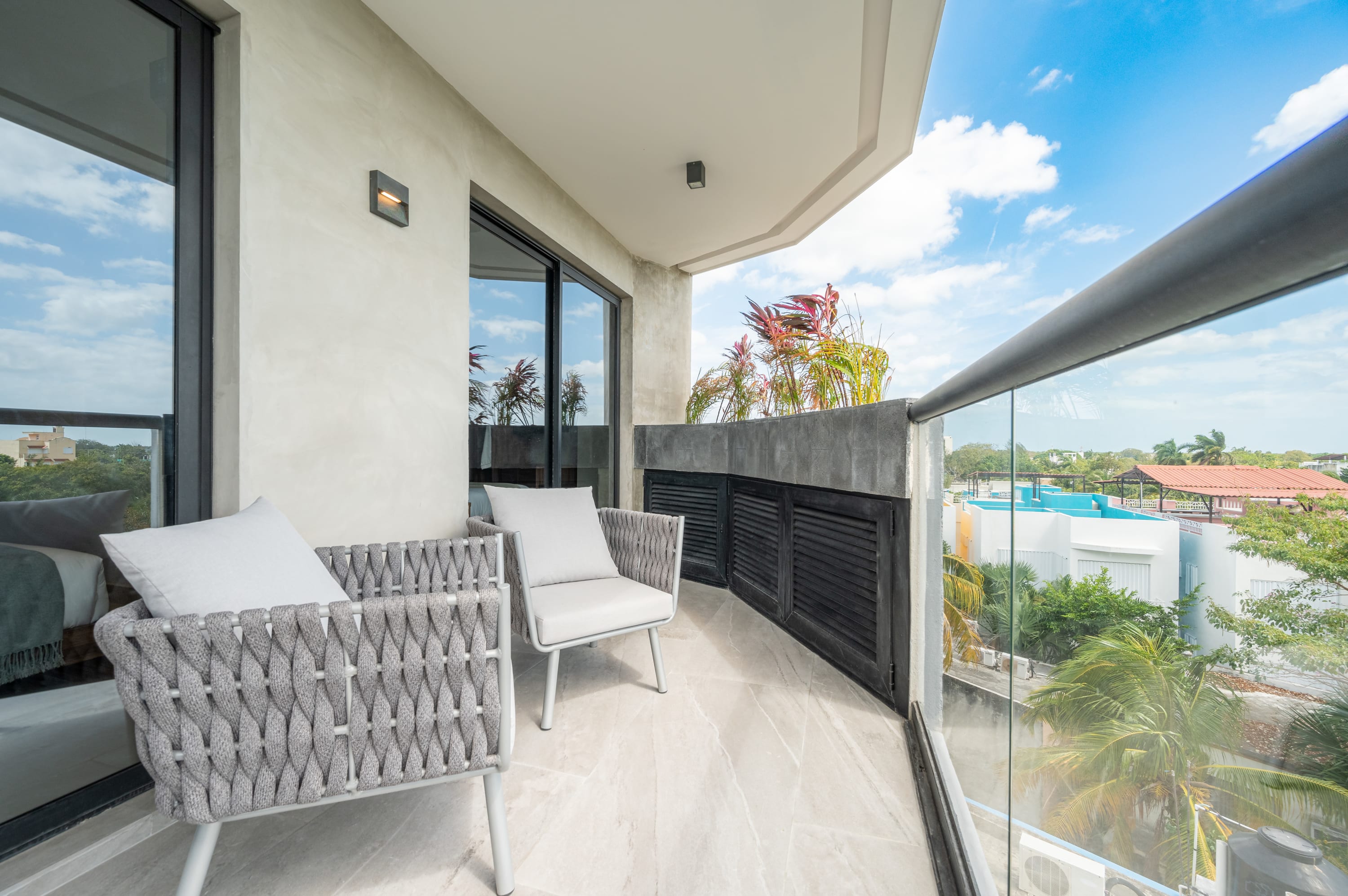 KIPPAL: 2BR/2Bath Apartment with Ocean View