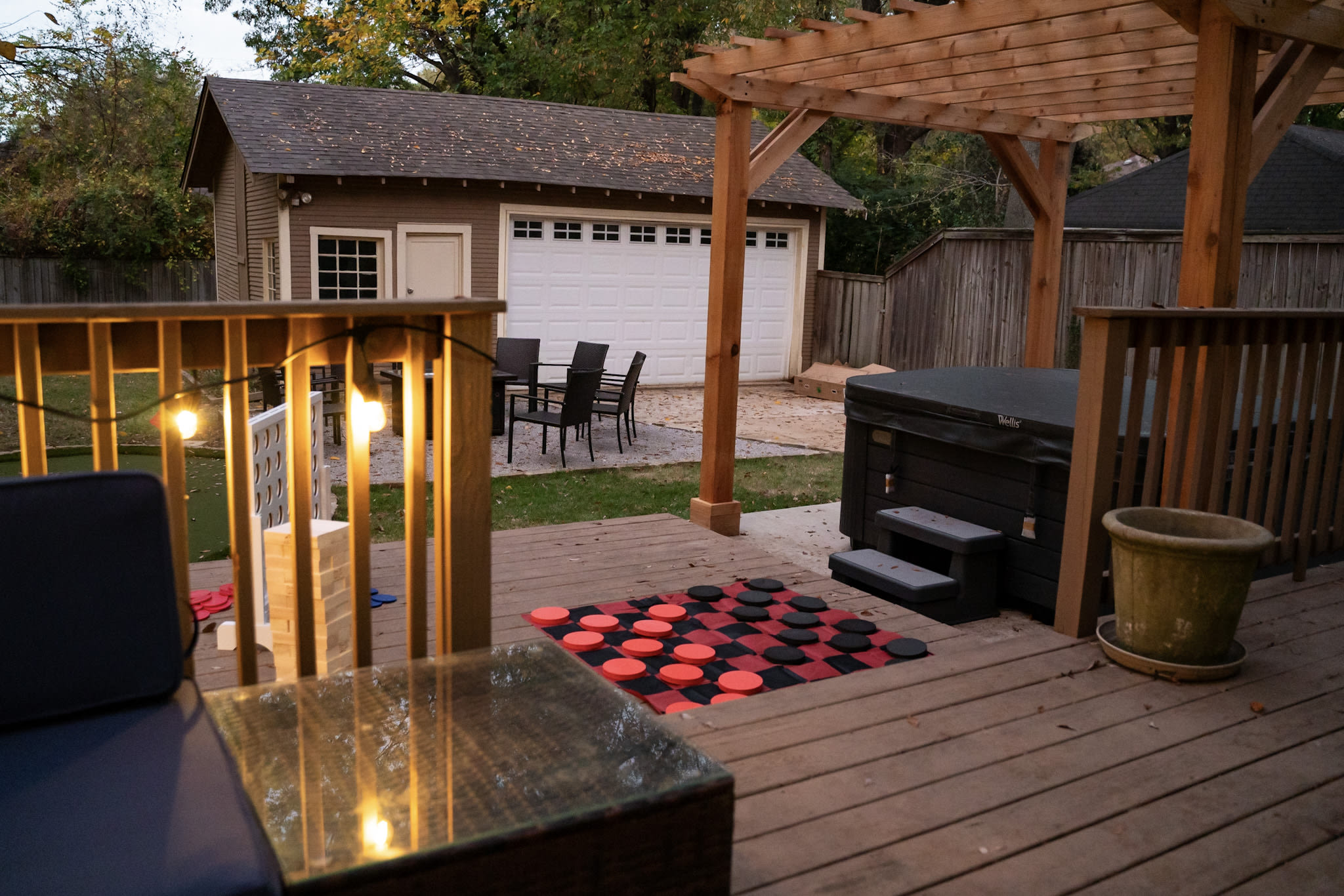 8 mins to Beale|Hot Tub|Pool Table |Fire Pit