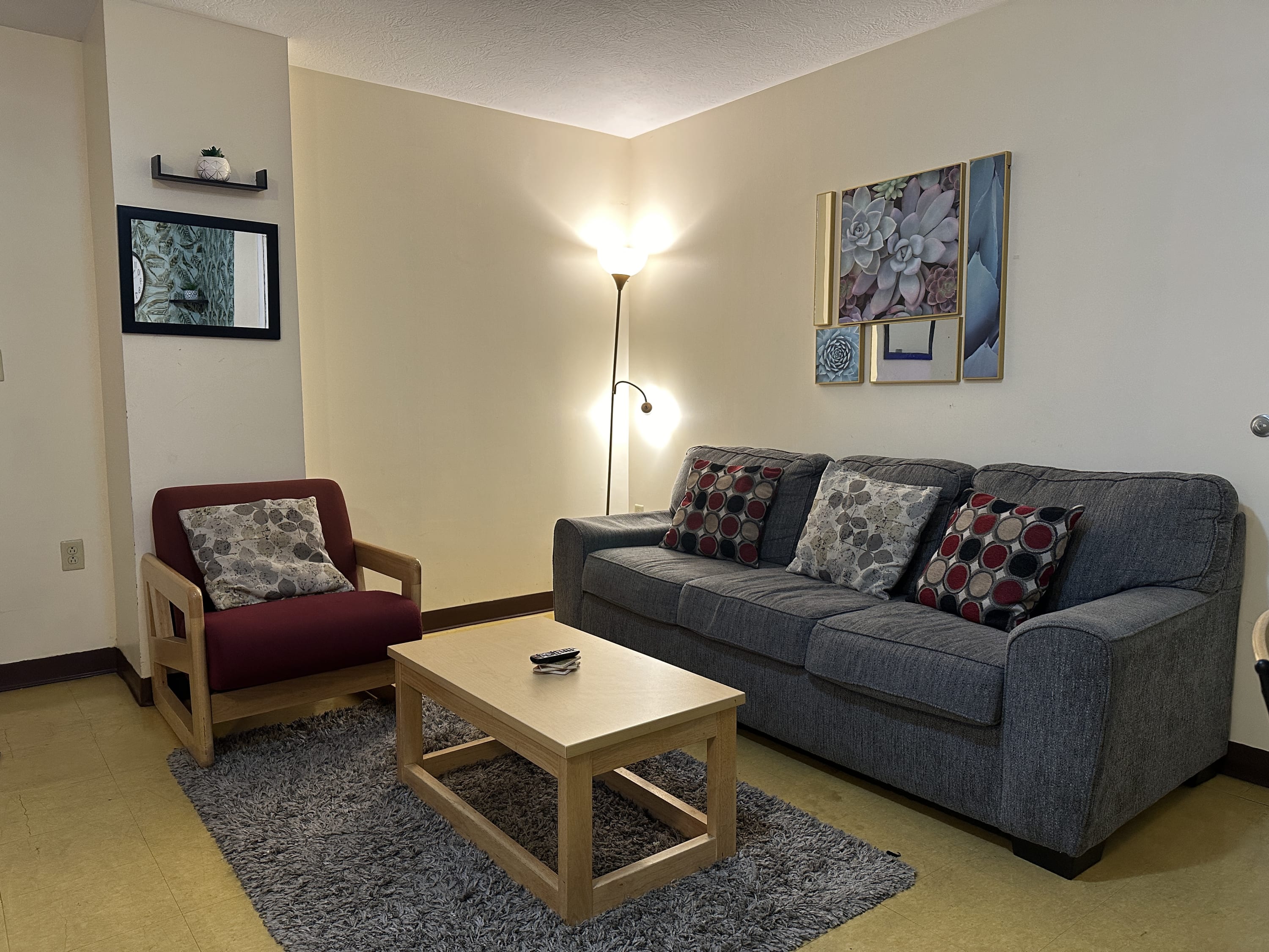 5 Beds | Downtown Apt | Very Quick Walk Everywhere 2