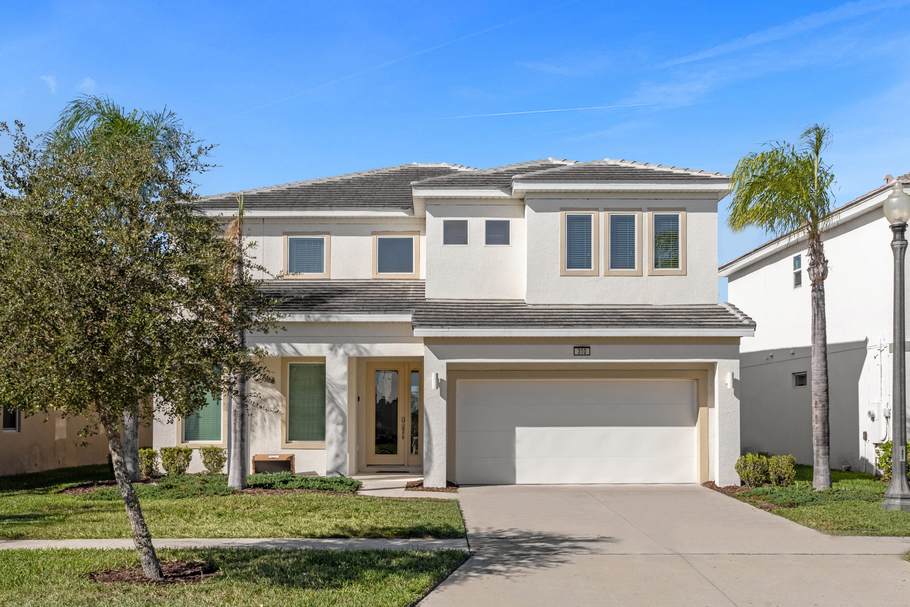 Welcome to our 10-guest capacity 5-bedroom home.