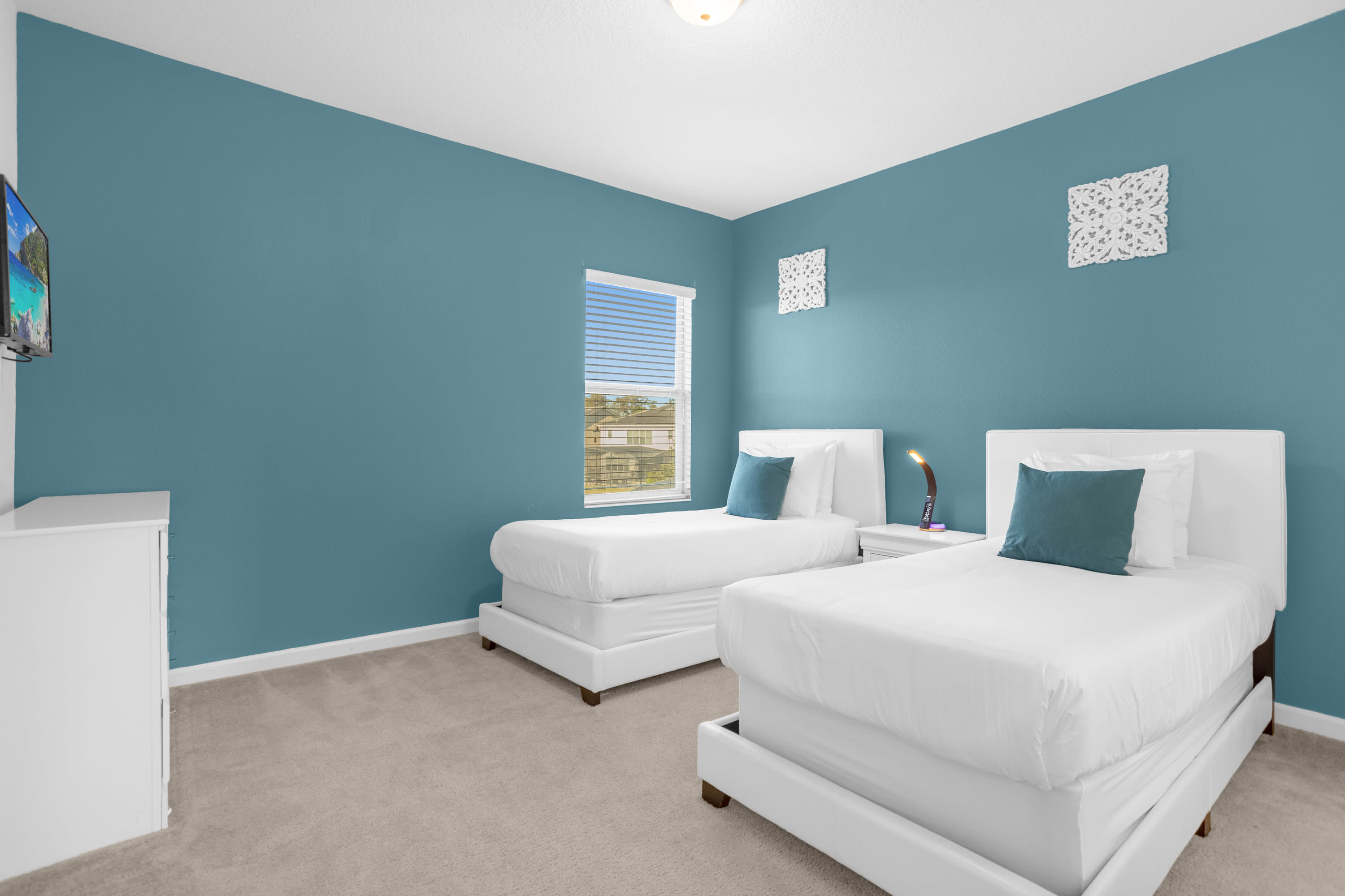 Vibrant Twin Room Perfect For Guests Of All Ages