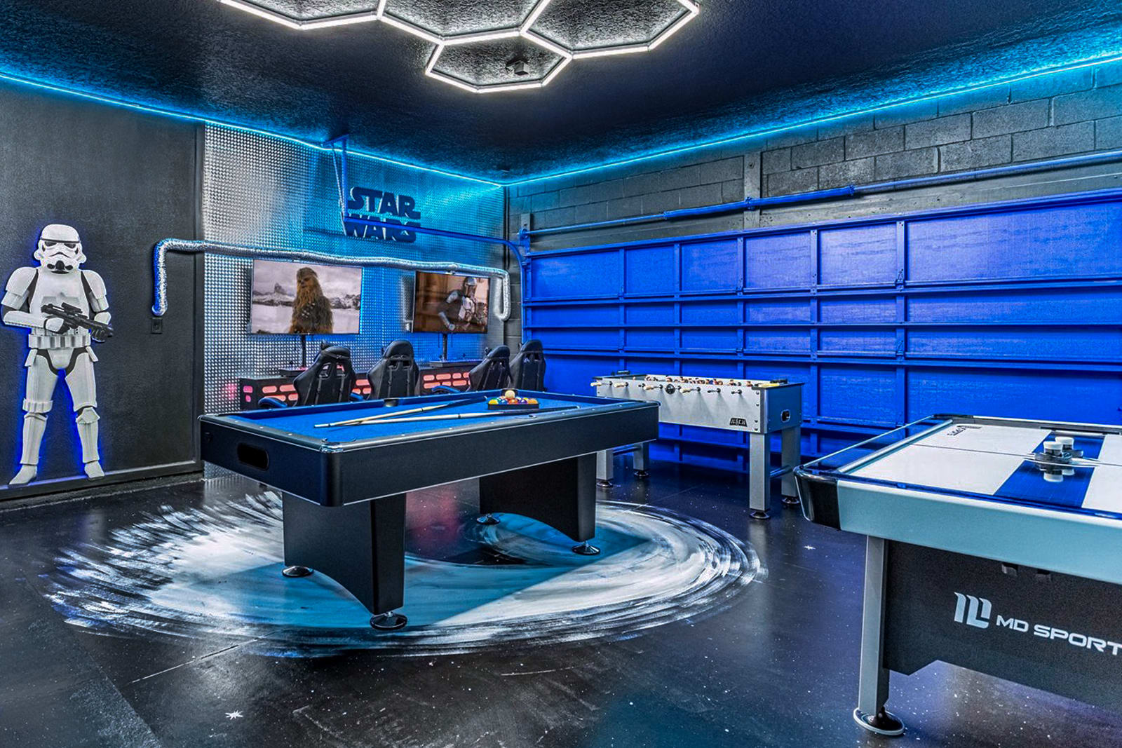 StarWars themed game room with game console