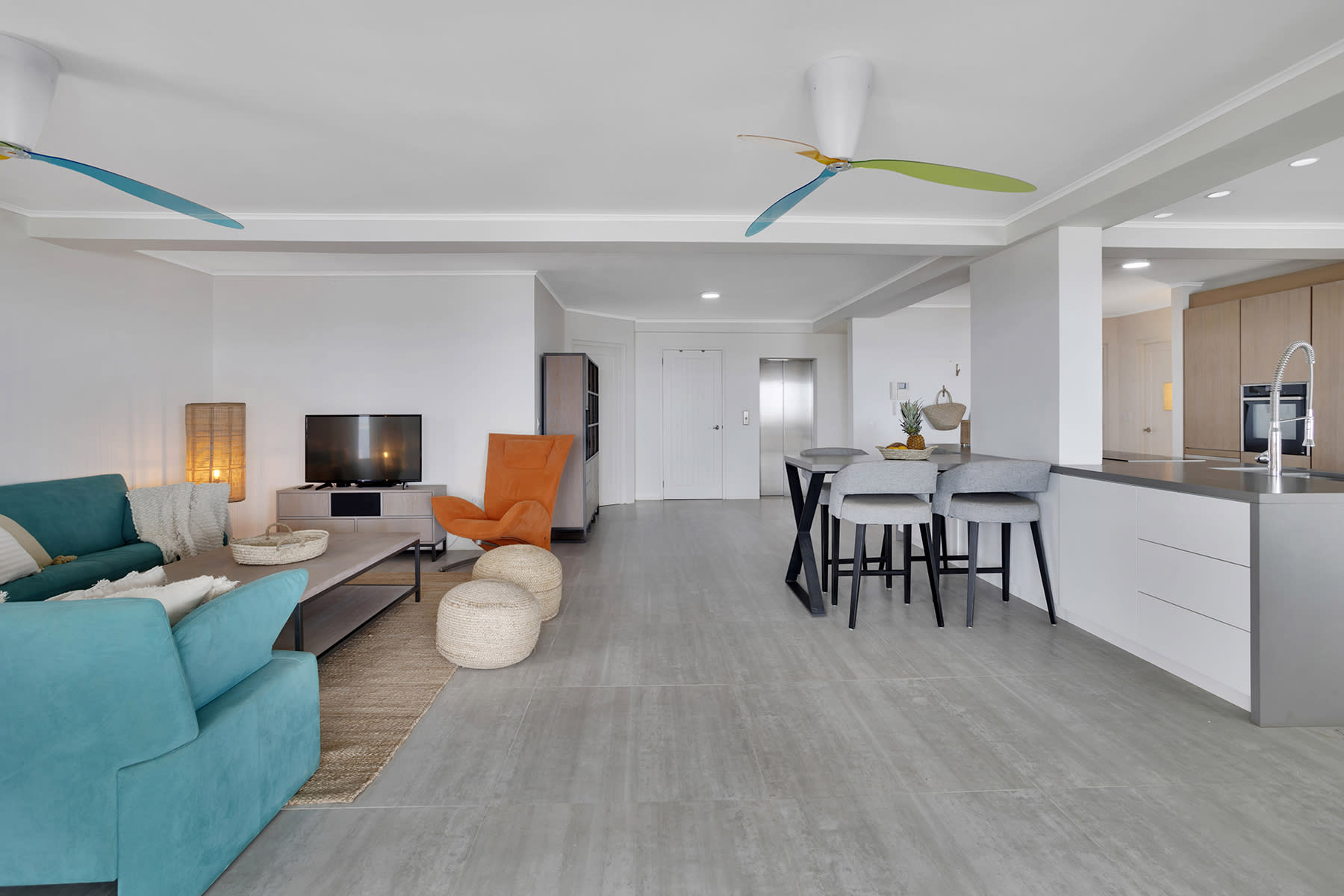 Curated visual reference: Fresh Look at Playa Lechi Penthouse Right By The Caribbean Sea And Boulevard
