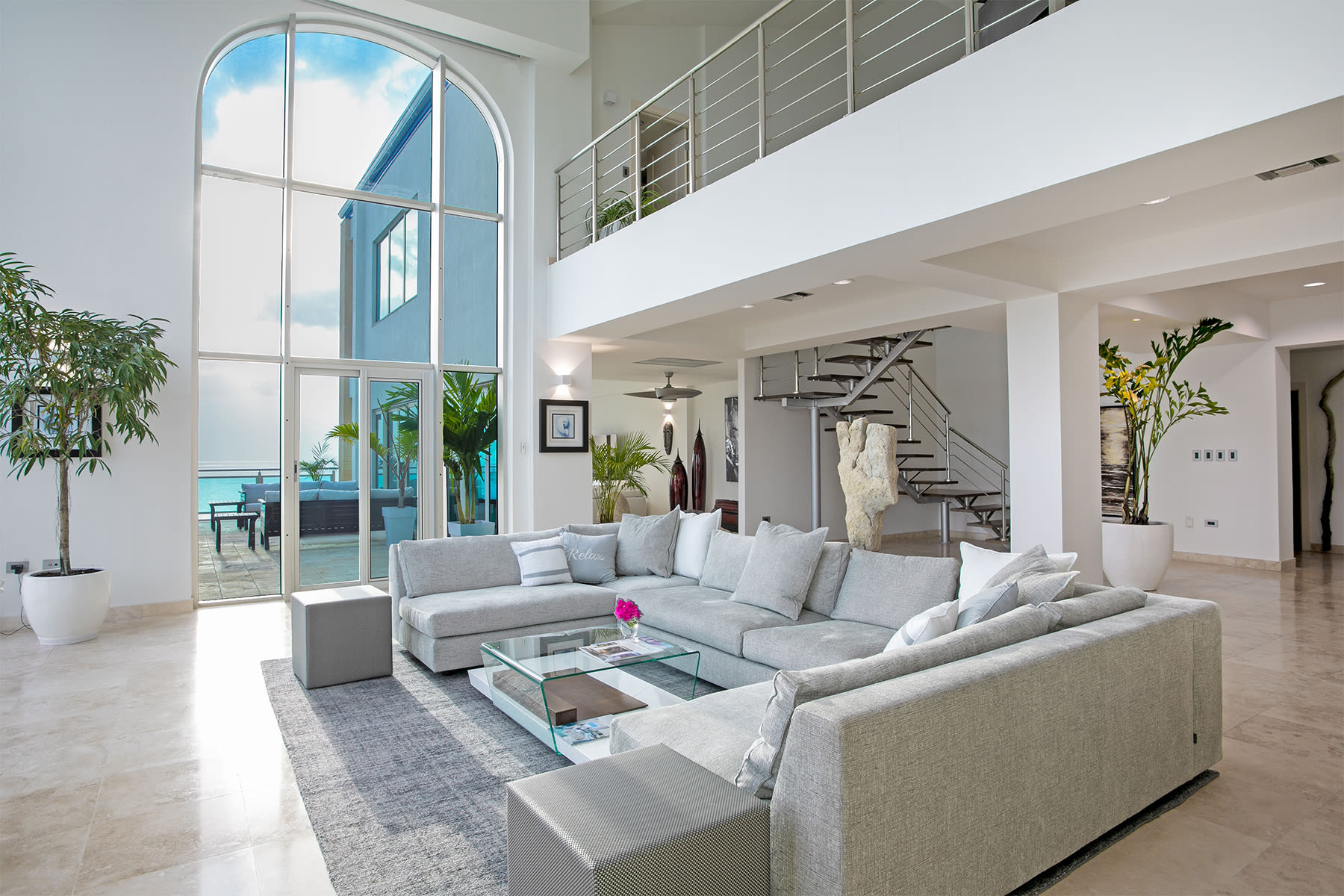 The Cove (3 bedrooms) - Luxury penthouse with communal pool, gym, spa, 