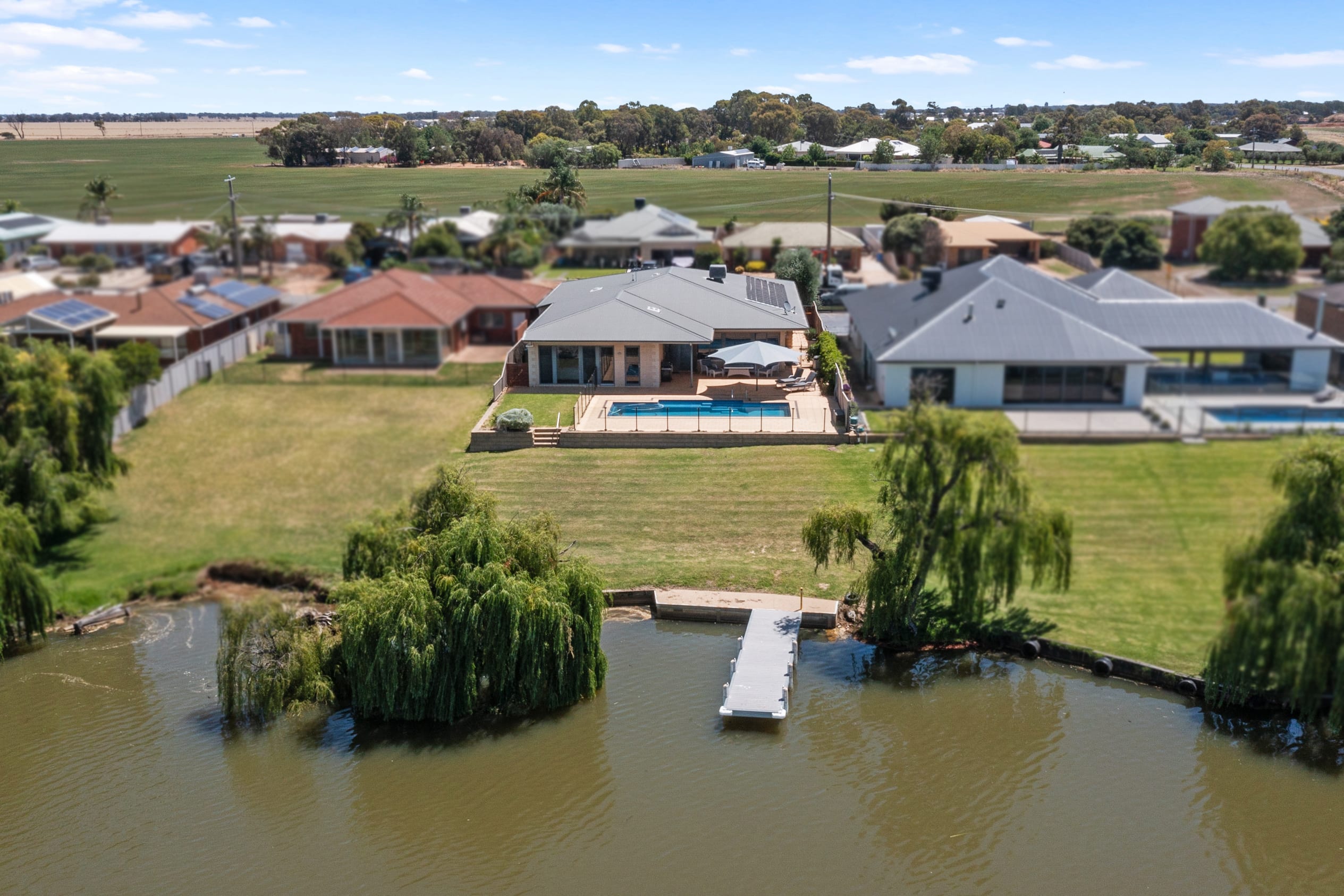 The Lakehouse on Rosemary - Private Jetty โ Yarrawonga, Victoria โ vacation rental