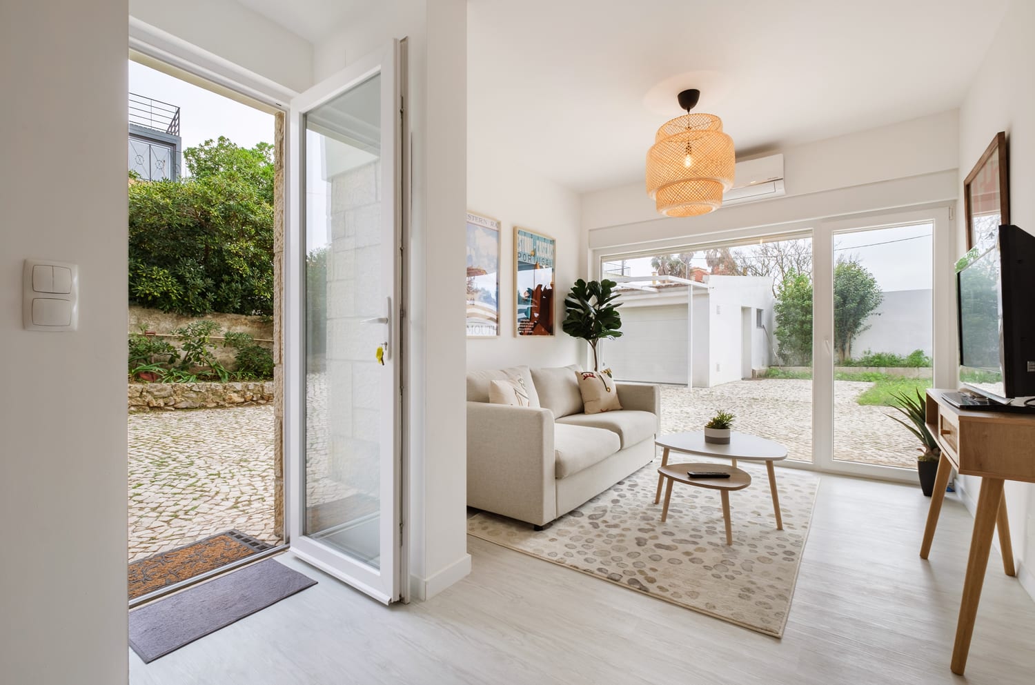 Seascape Apartment Unit 2 by Portugal Portfolio — Estoril, Lisboa — vacation rental