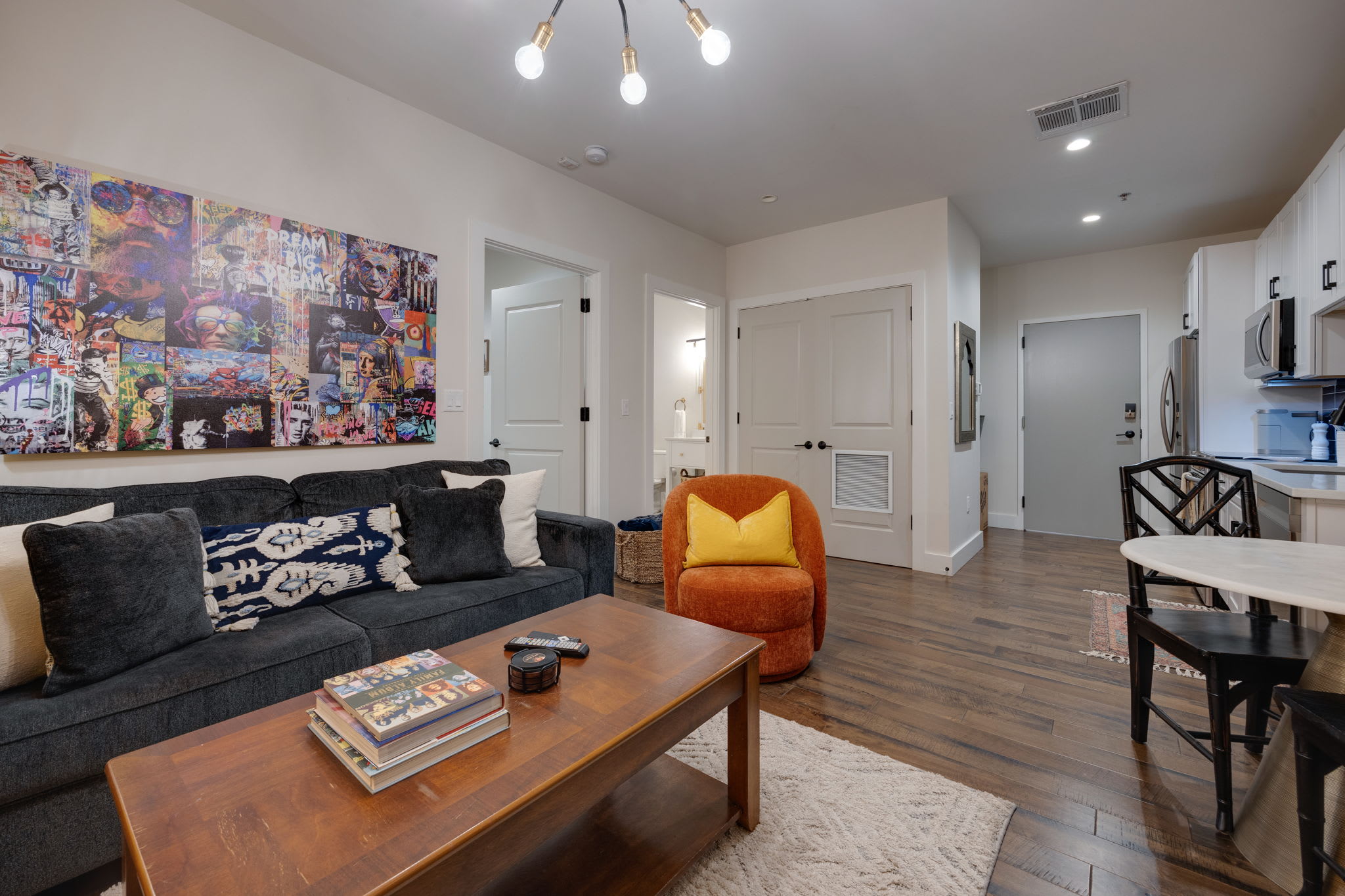 Pool+Parking | Music Row Condo | Walk to Broadway