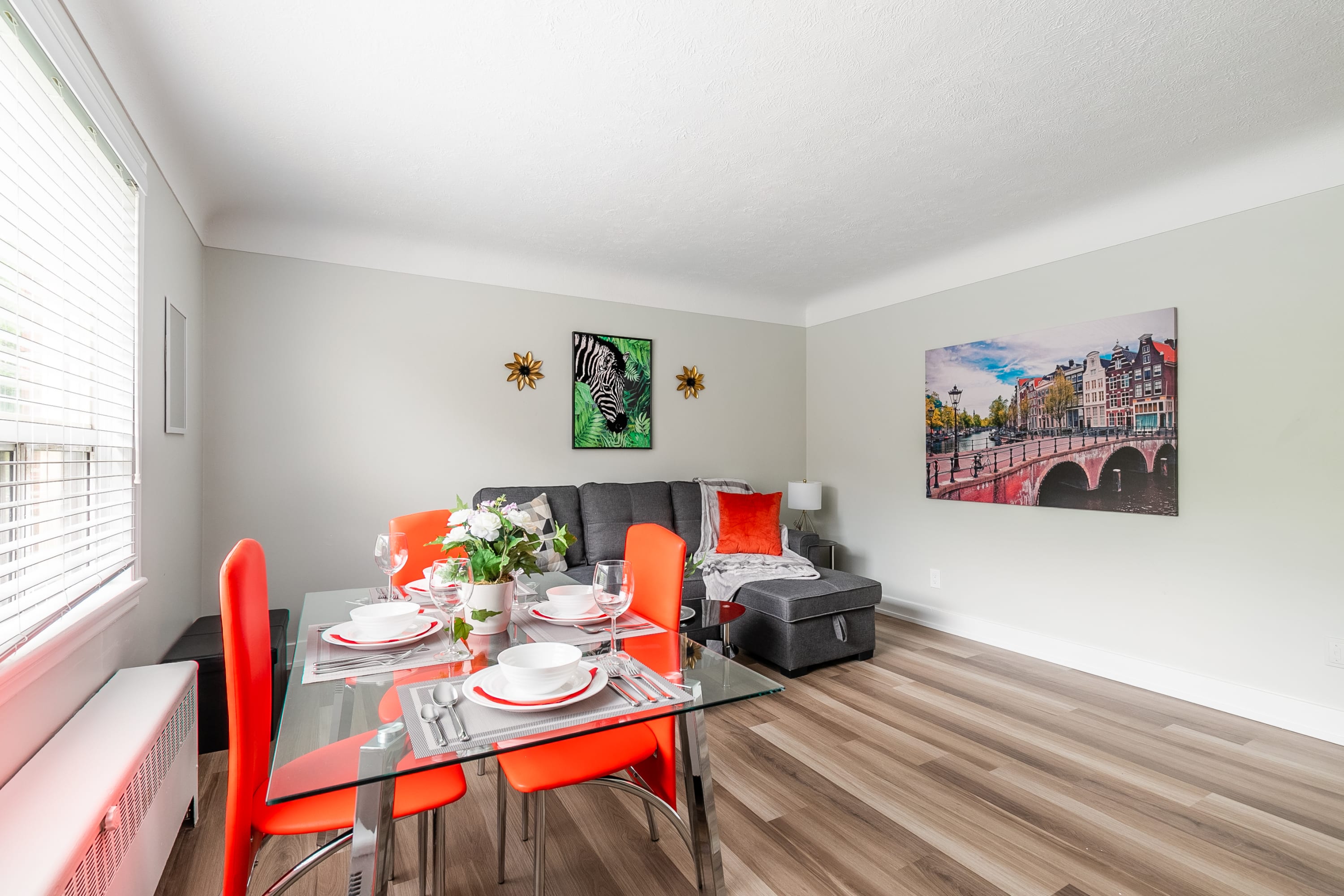 Modern Apartment in Corktown Hamilton Sleeps 4 | Photo 7