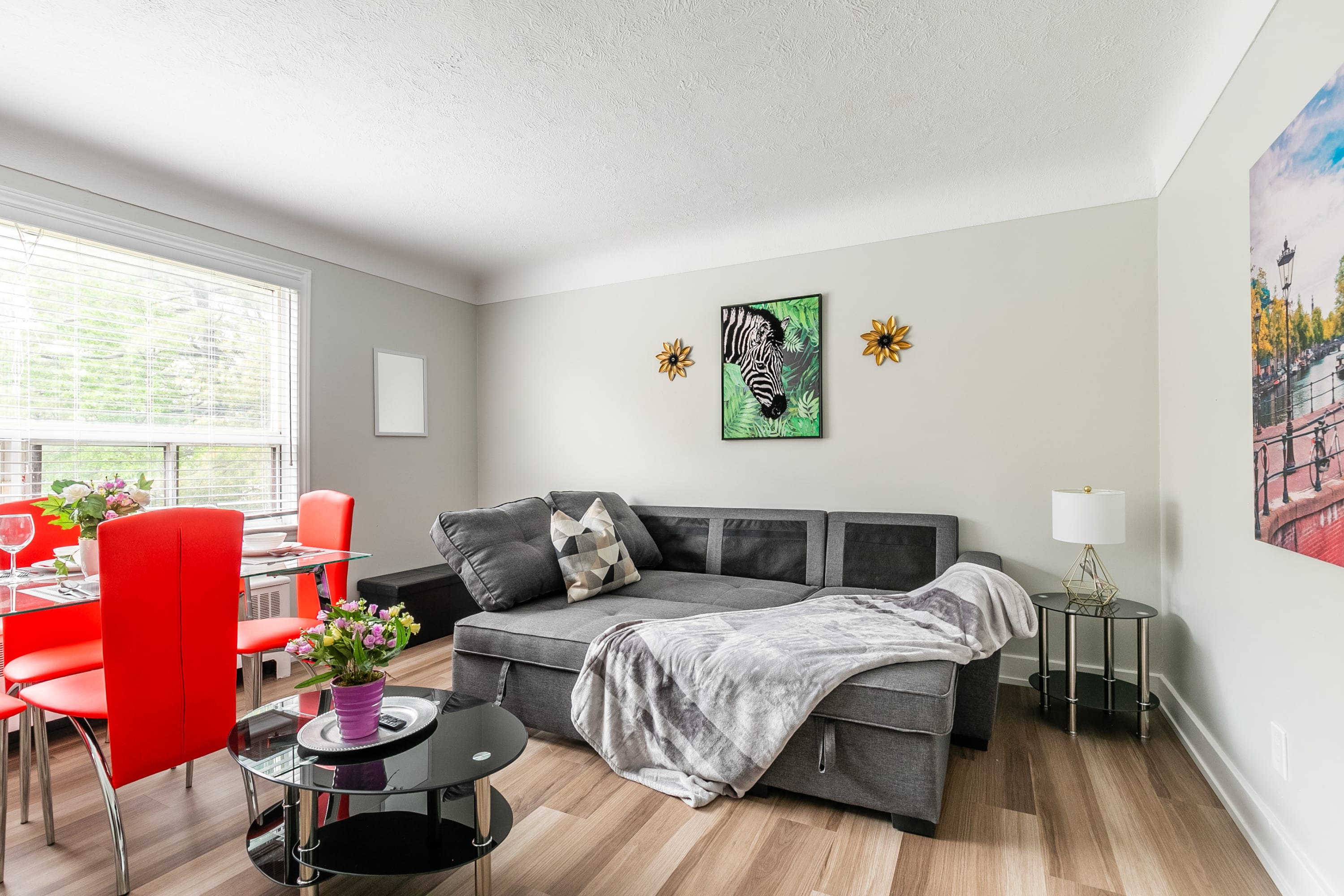 Modern Apartment in Corktown Hamilton Sleeps 4 | Photo 14